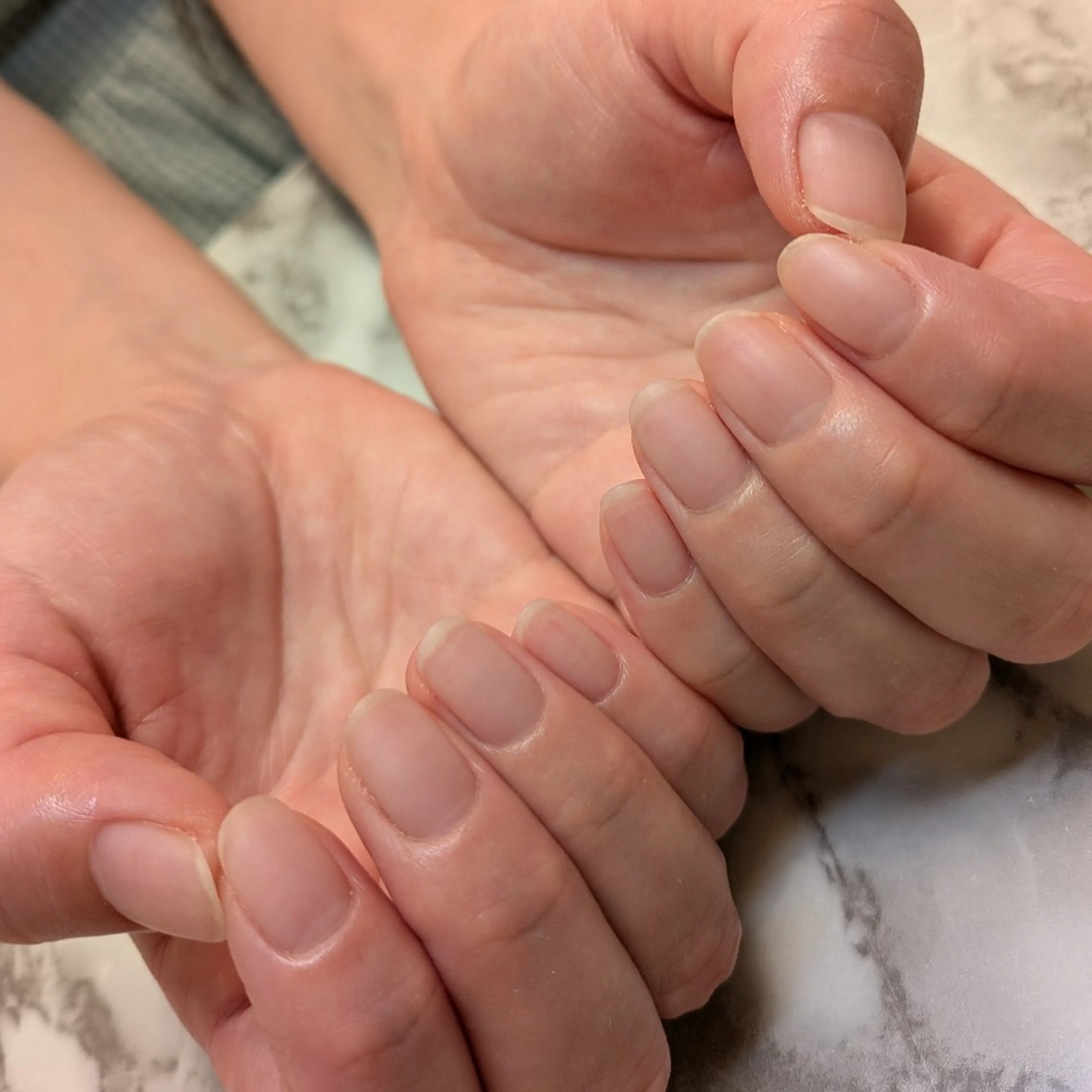 ネイル ジェヌインネイル 河内のネイルデザイン