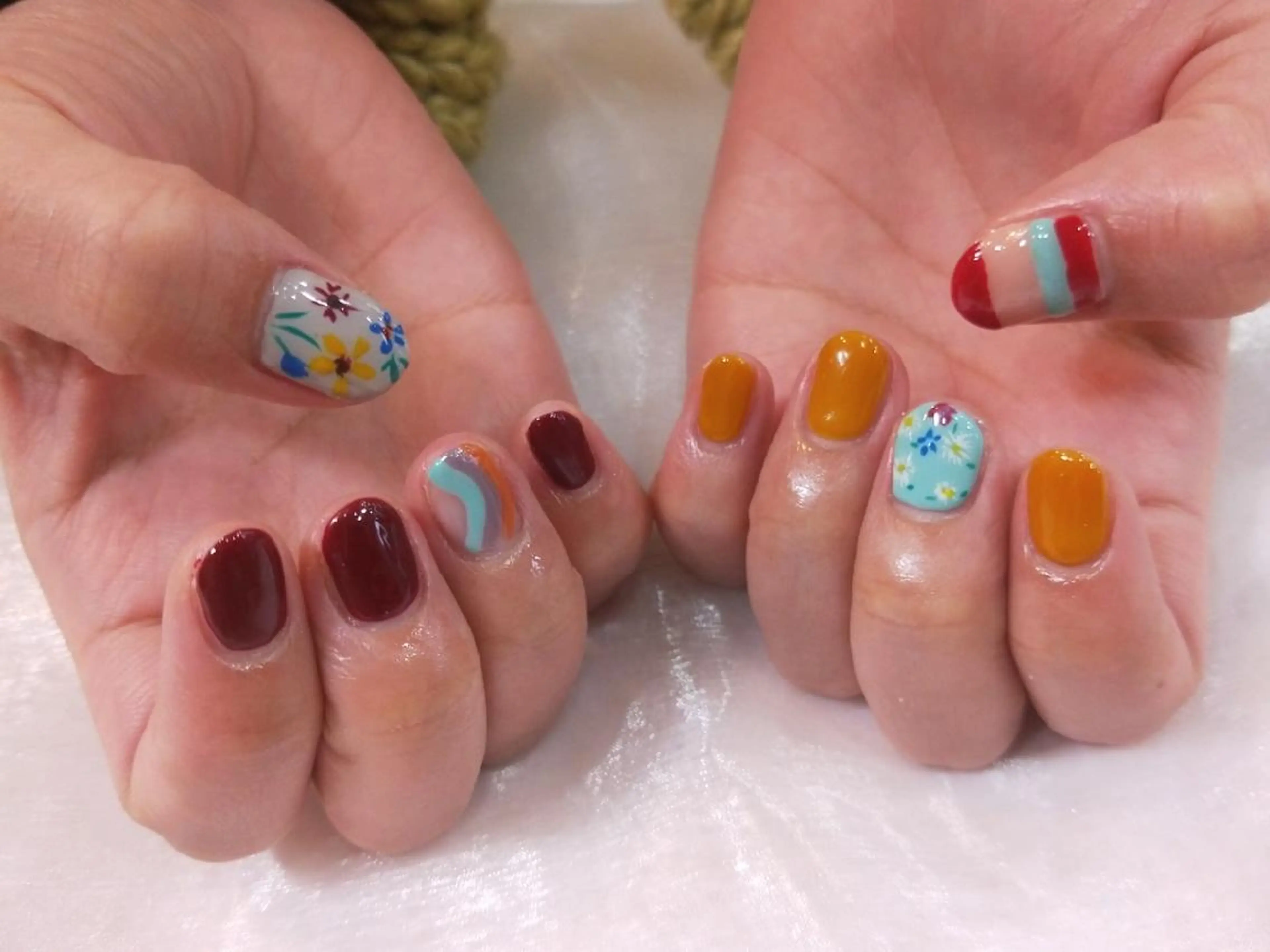 ネイル ハンドネイル ハンドケア R'well所属・はばすみれ🎀ﾈｲﾙ 光ﾌｪｲｼｬﾙ ﾍｱのネイルデザイン