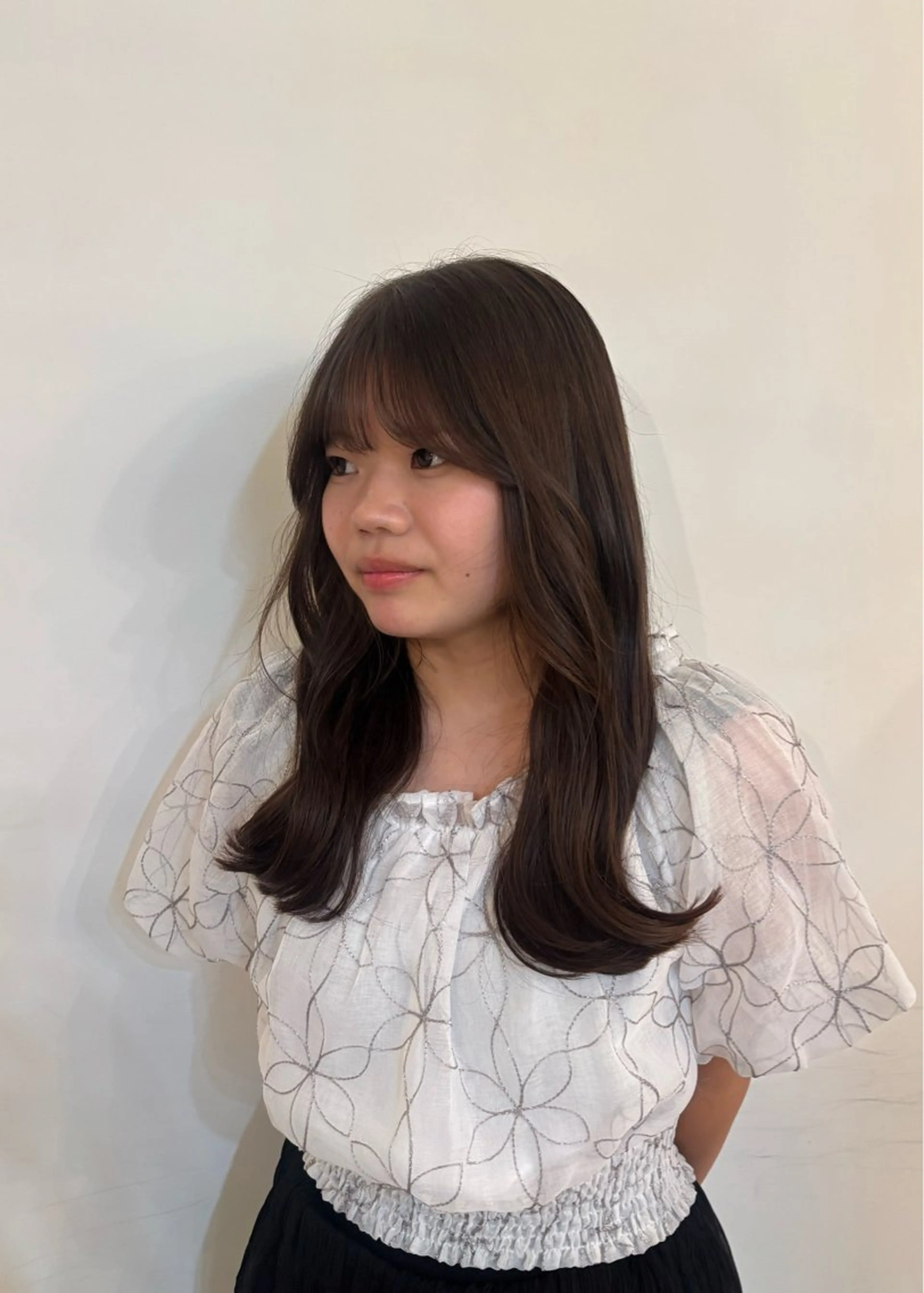 ロング 顔まわりレイヤー レイヤーカット ロング カット ゆうめ 透明感カラー /韓国風レイヤーのヘアスタイル