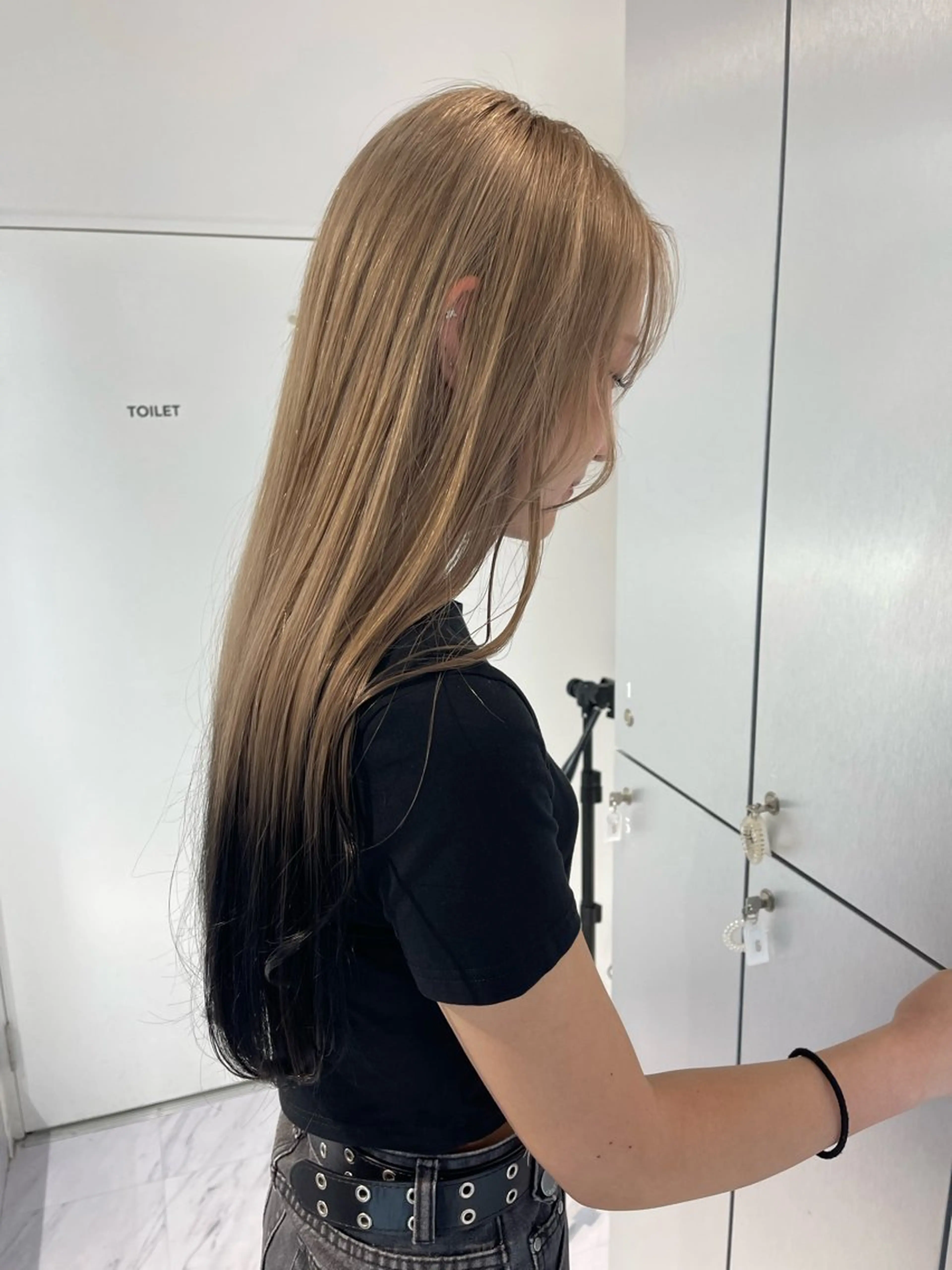 ロング カラー ベージュカラー ブリーチ ケアブリーチ デザインカラー ダブルカラー ヘアカラー TATSUブリーチ/ ミルクティーベージュのヘアスタイル