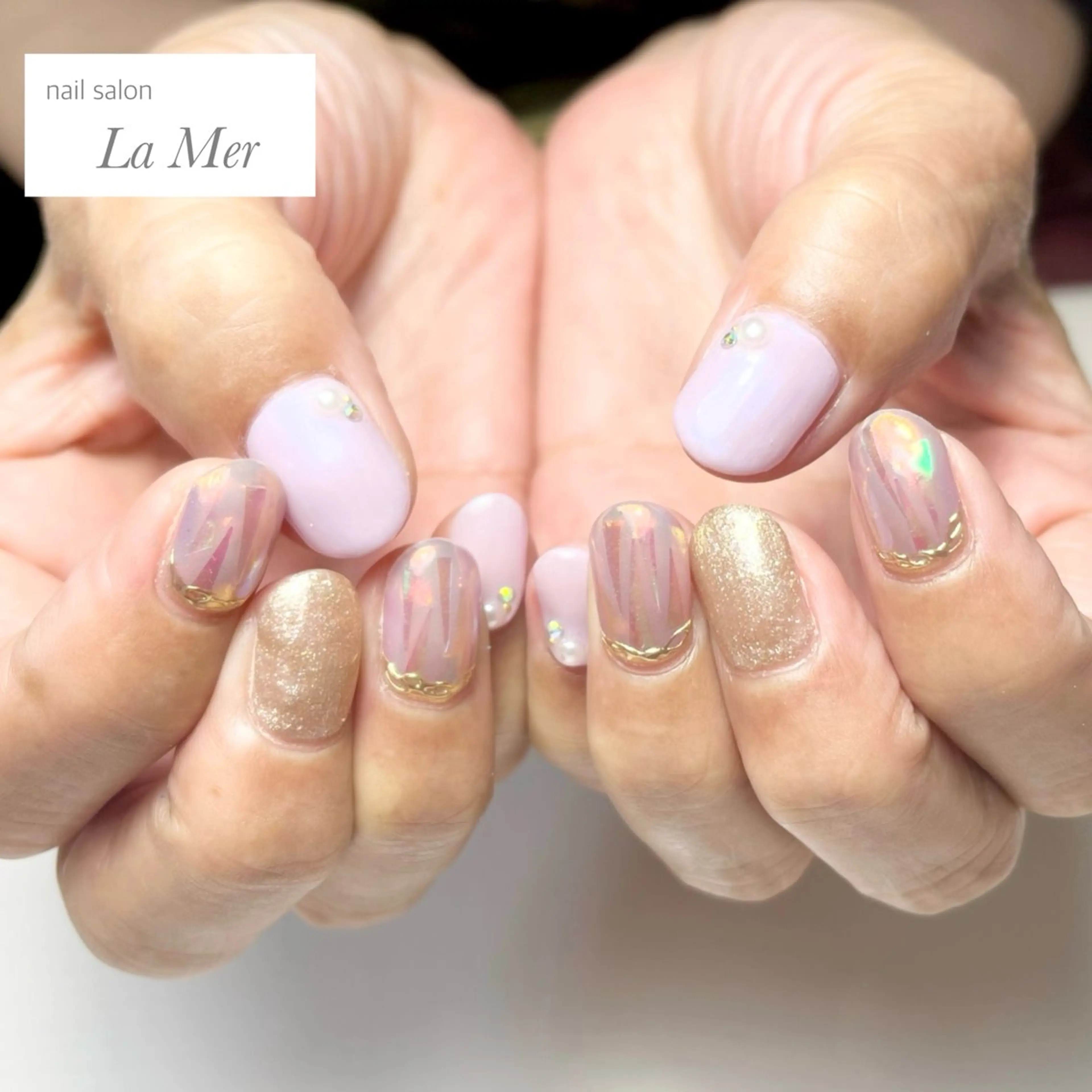 ネイル オーロラネイル ゴールド ラメ(グリッター) ミラーネイル パープル ハンドネイル nailsalon La Merのネイルデザイン