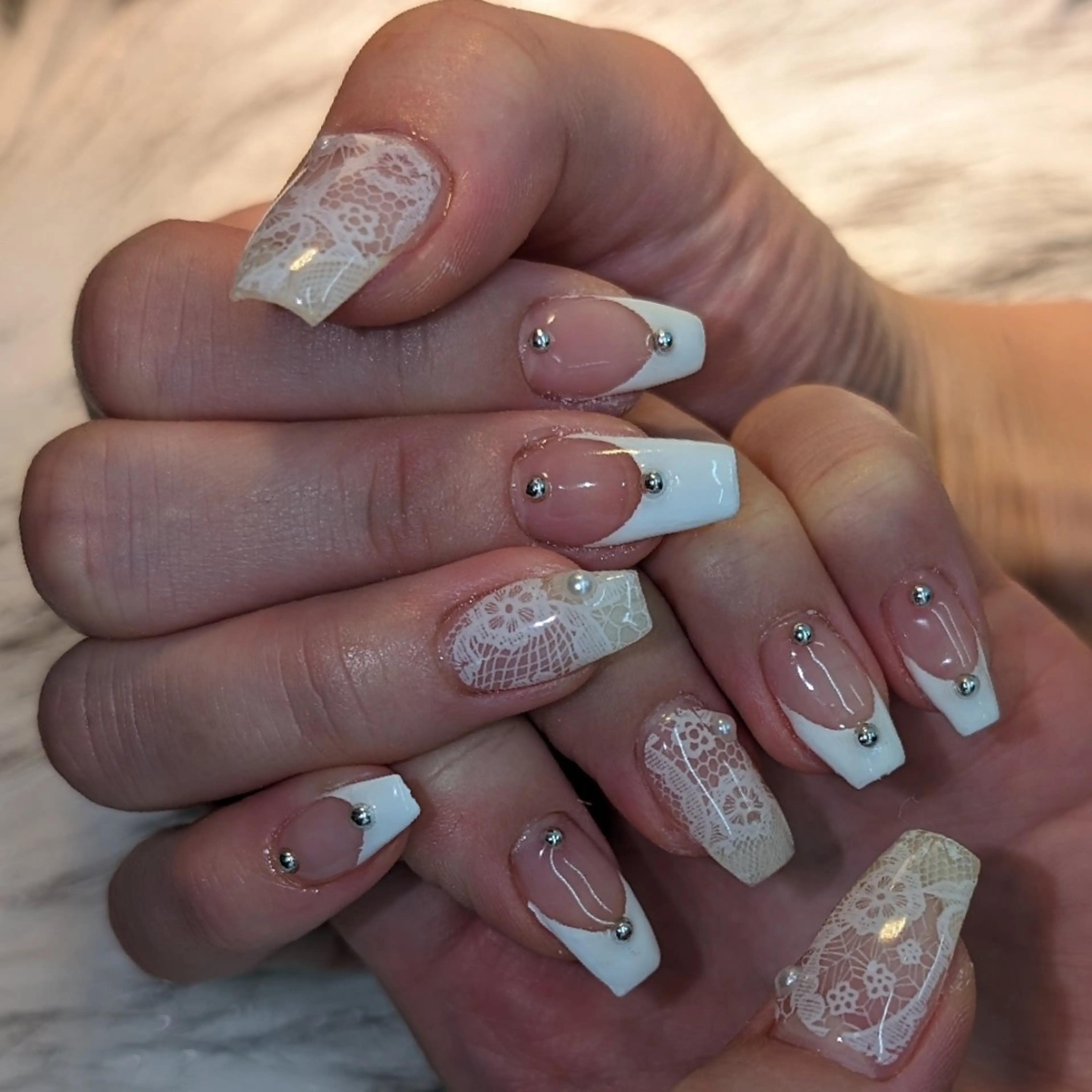 ネイル ハンドネイル RUNWAY 　　の眉毛・アイブロウイメージ