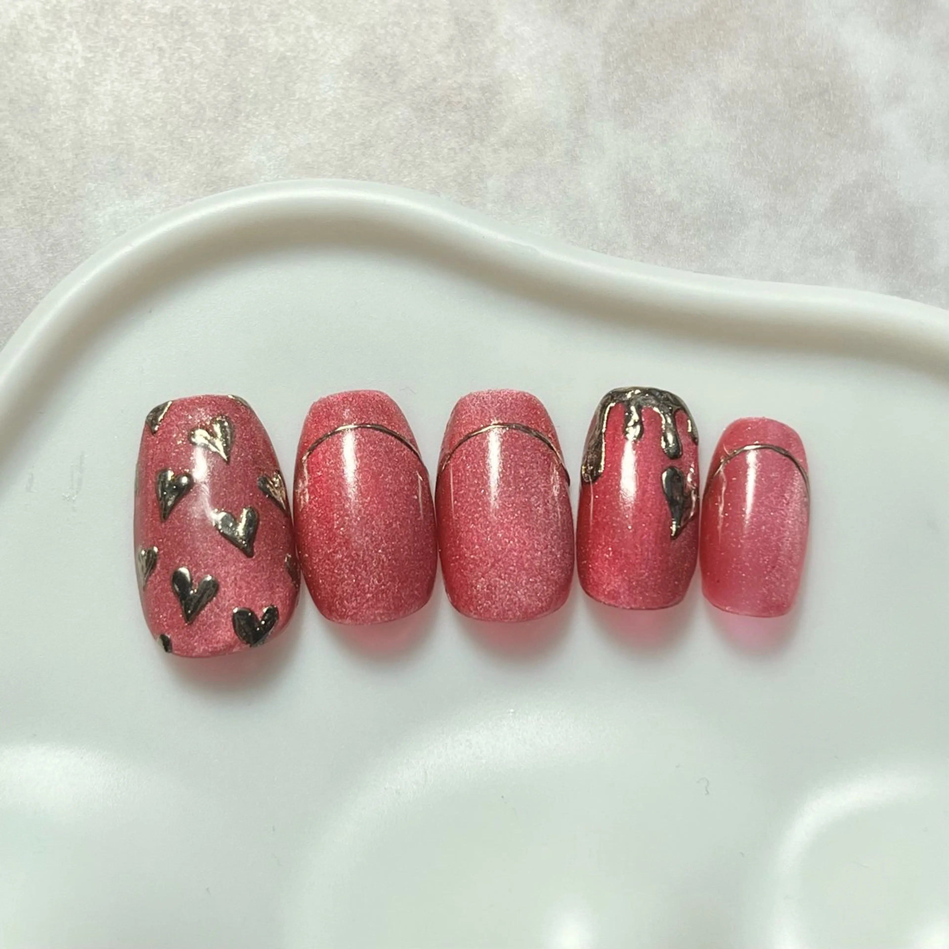 ネイル アートネイル ハート マグネットネイル ミラーネイル ハンドネイル nail salon Reversiのネイルデザイン