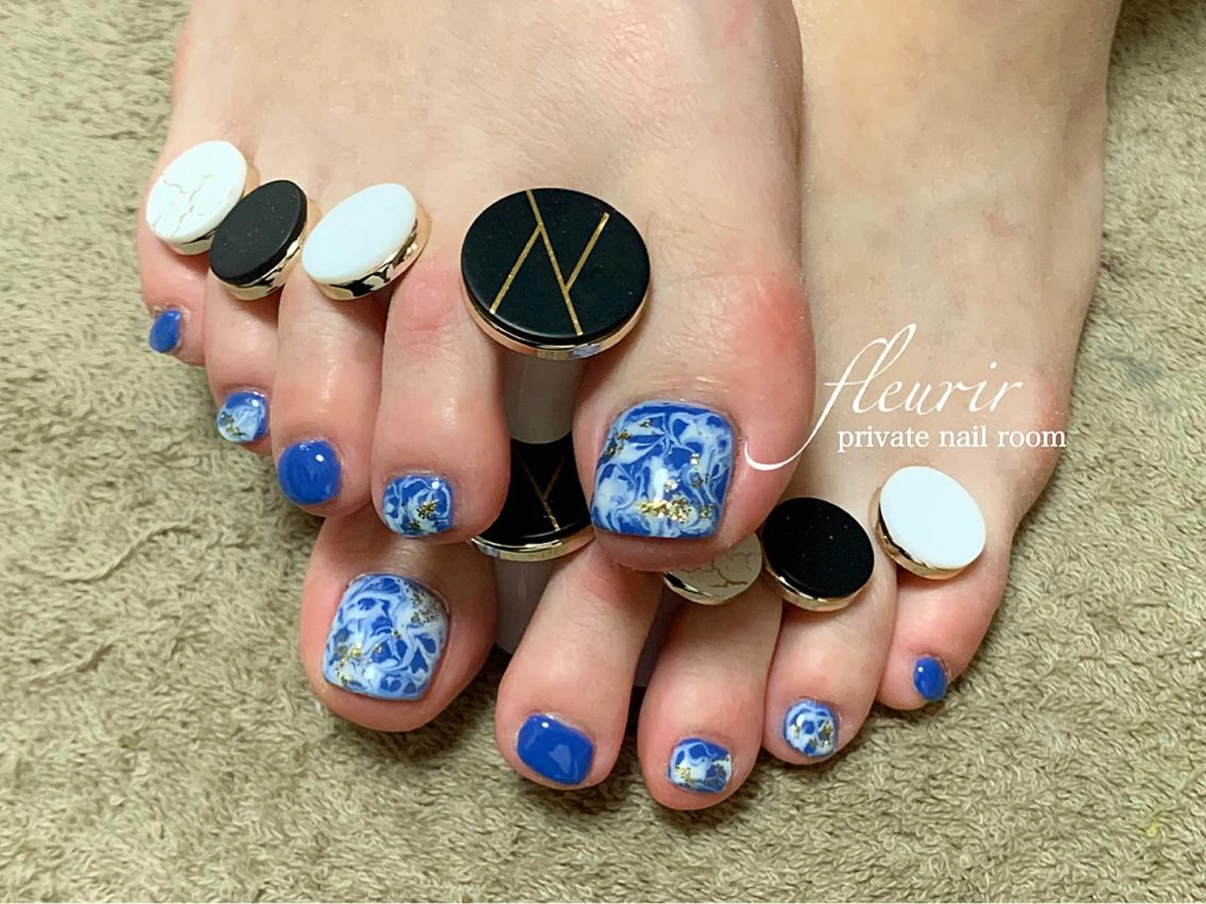 ネイル ブルー フットネイル ゴールド ラメ(グリッター) 大理石ネイル(マーブル) フルリール 【プライベートサロンのネイルデザイン