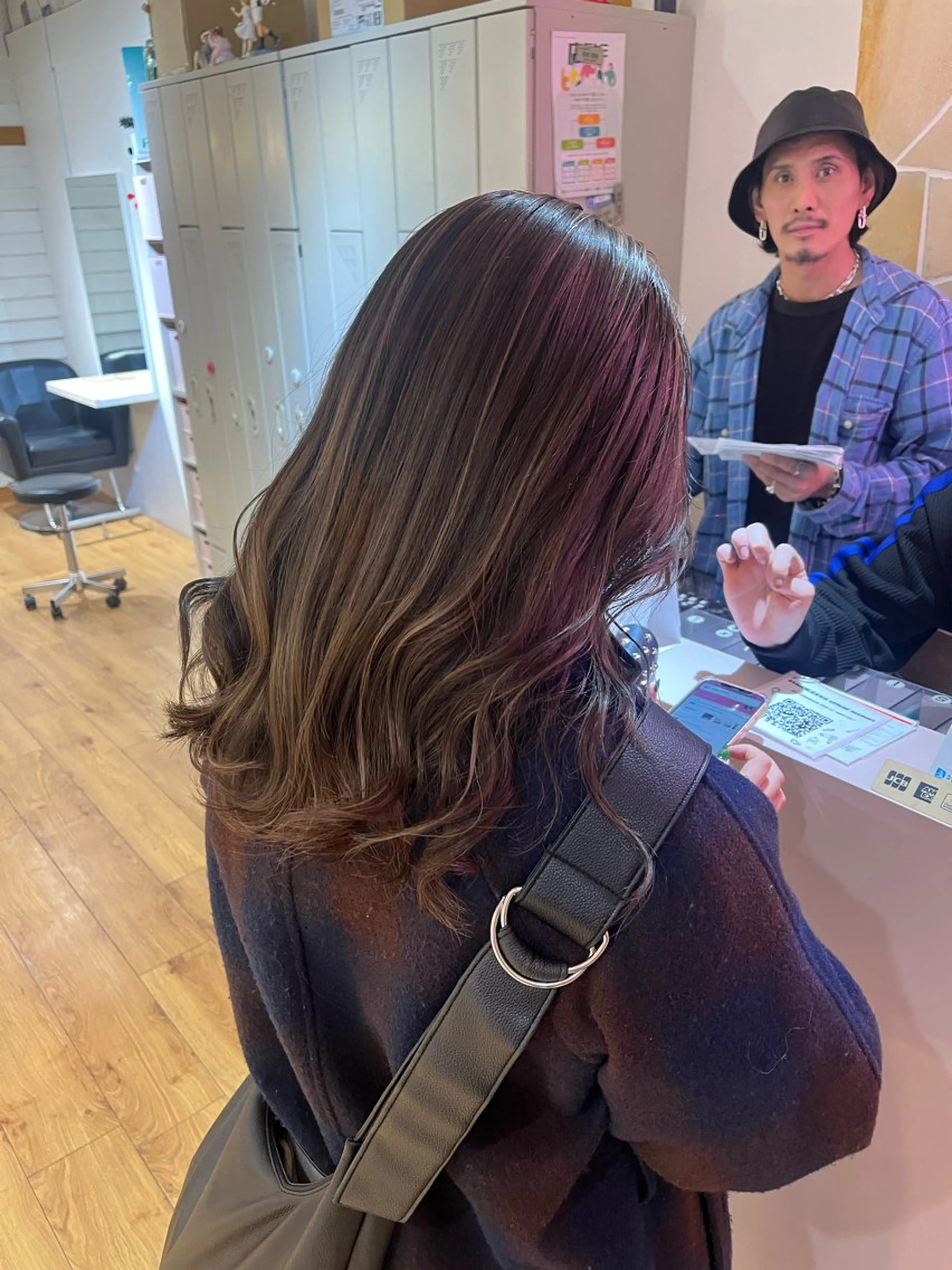 セミロング ハイライト カット ヘアカラー 【ブロンド】【ベージ ュ系】TAKUMAのヘアスタイル