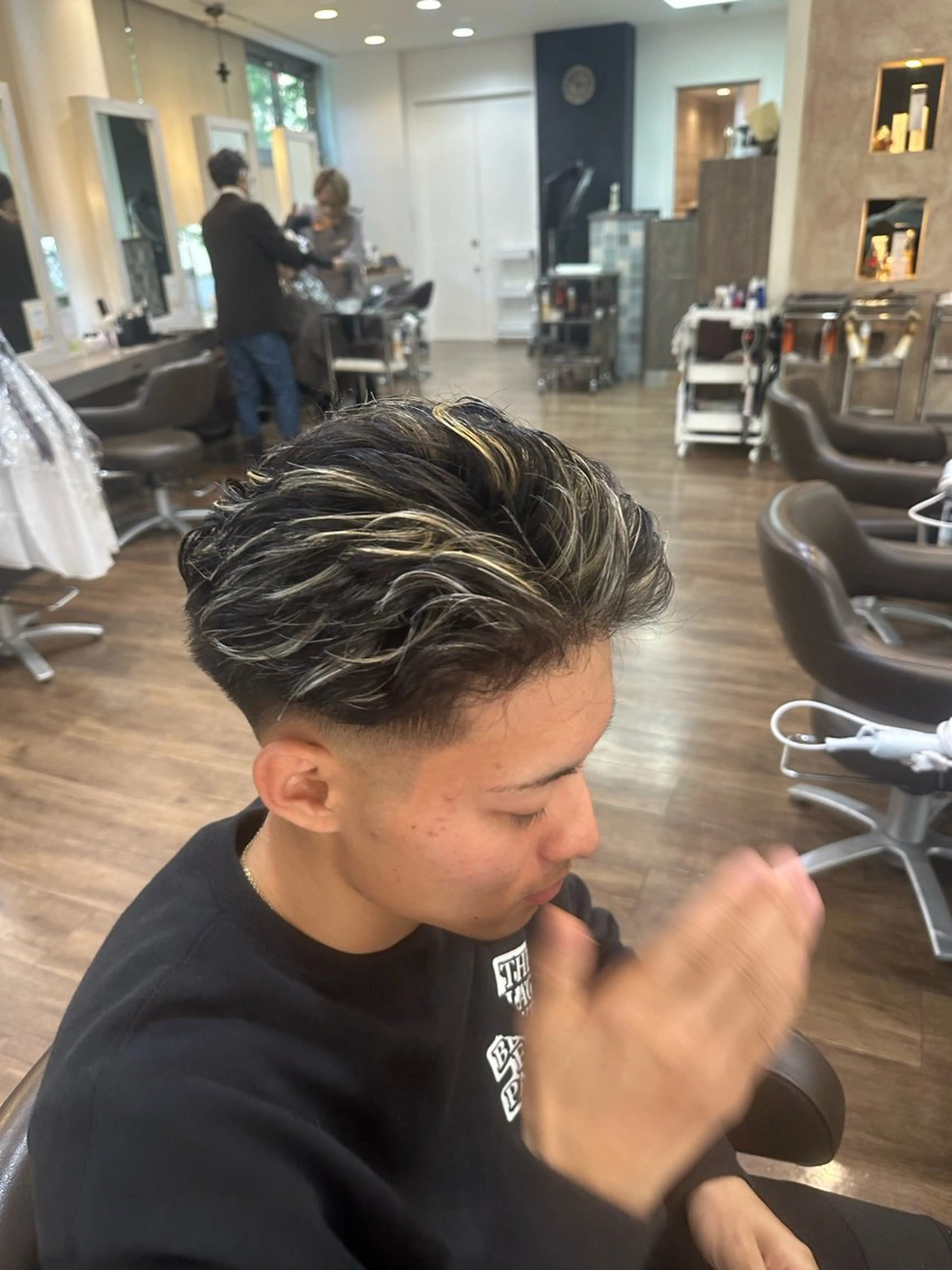 ショート パーマ 小川 音哉「fluer」のヘアスタイル