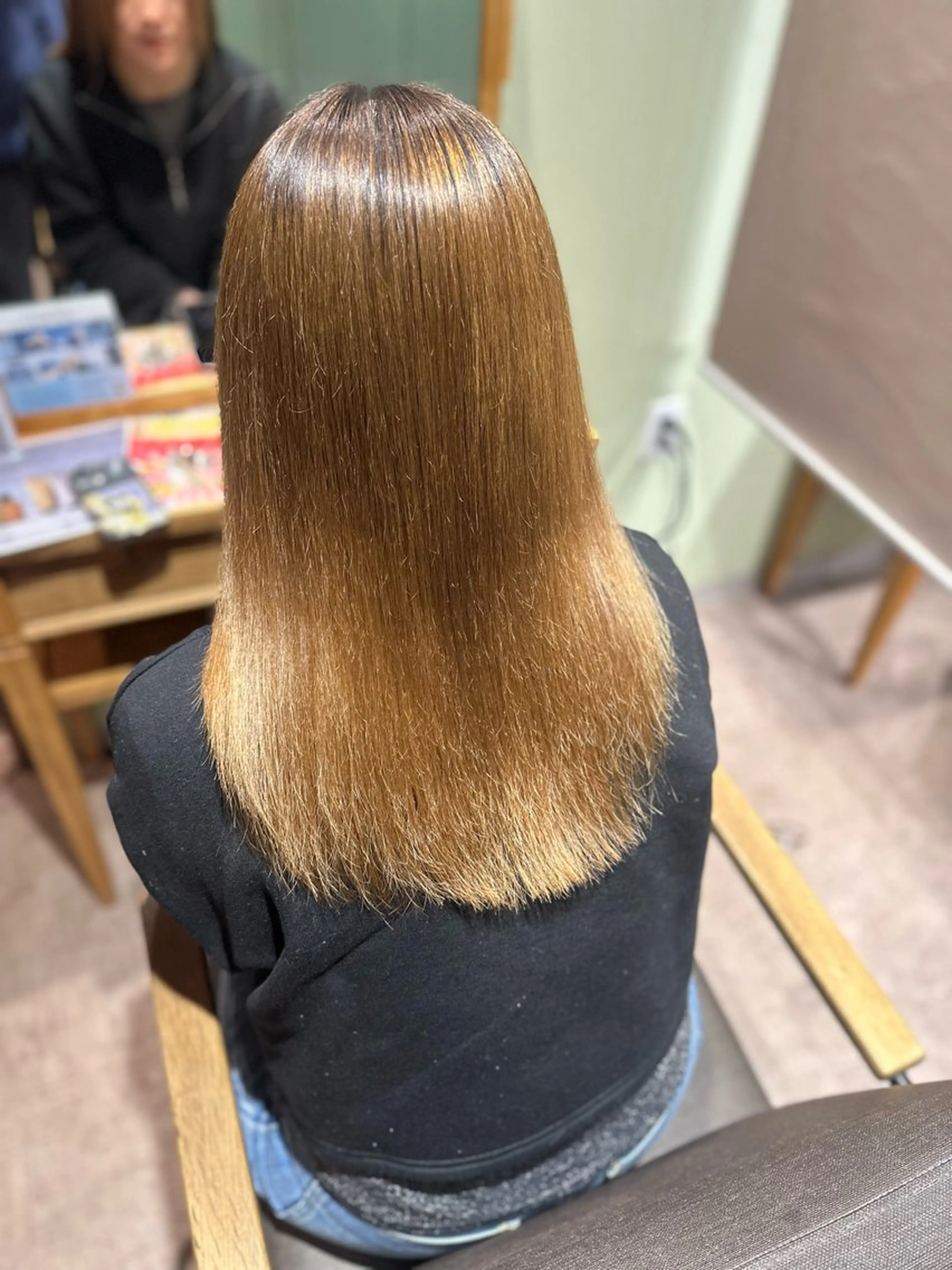 セミロング 縮毛矯正 トリートメント 濱本 樹蘭のヘアスタイル