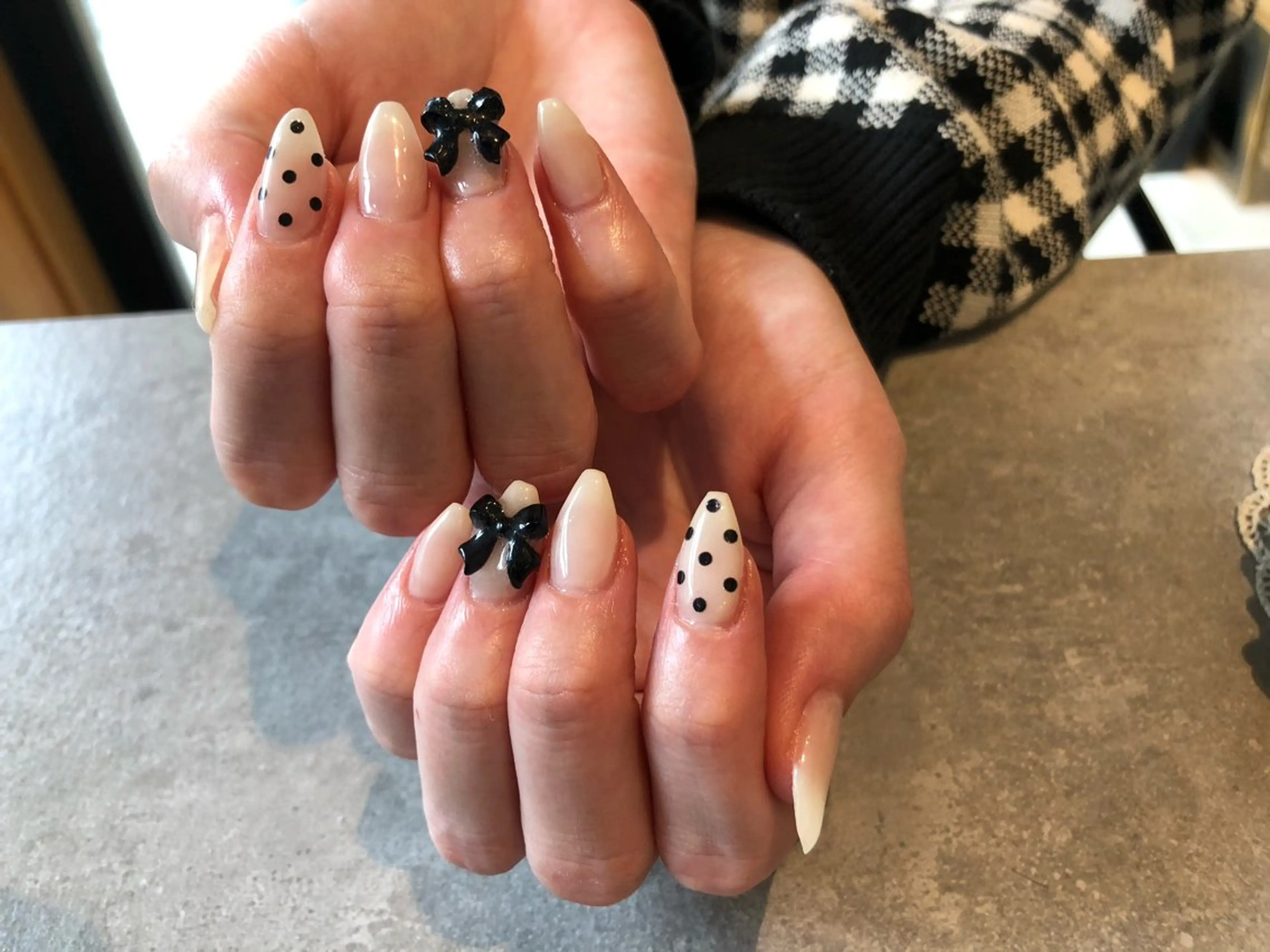 ネイル ドット ハンドネイル Nest 蜂谷のネイルデザイン