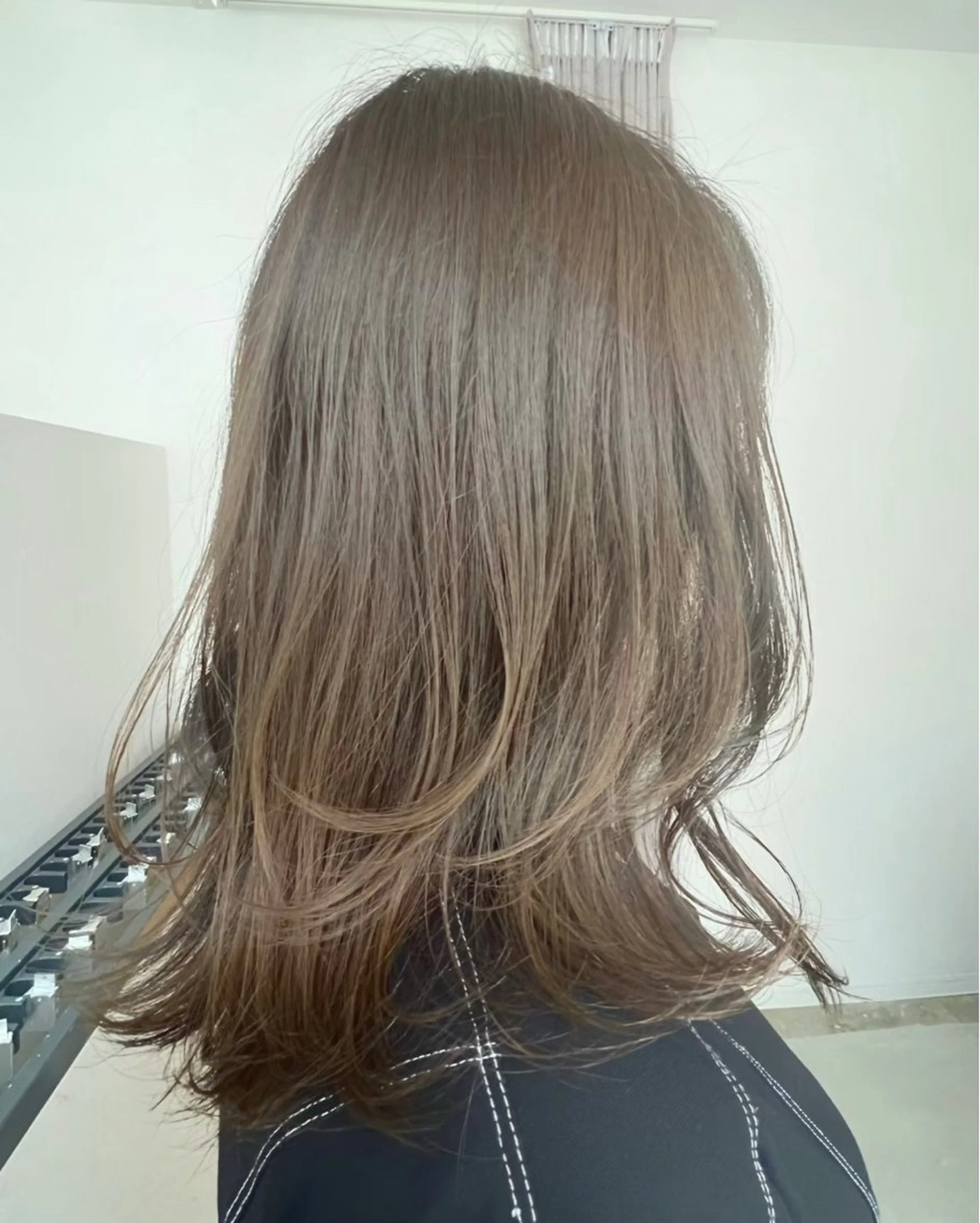 セミロング 松本 凪のヘアスタイル