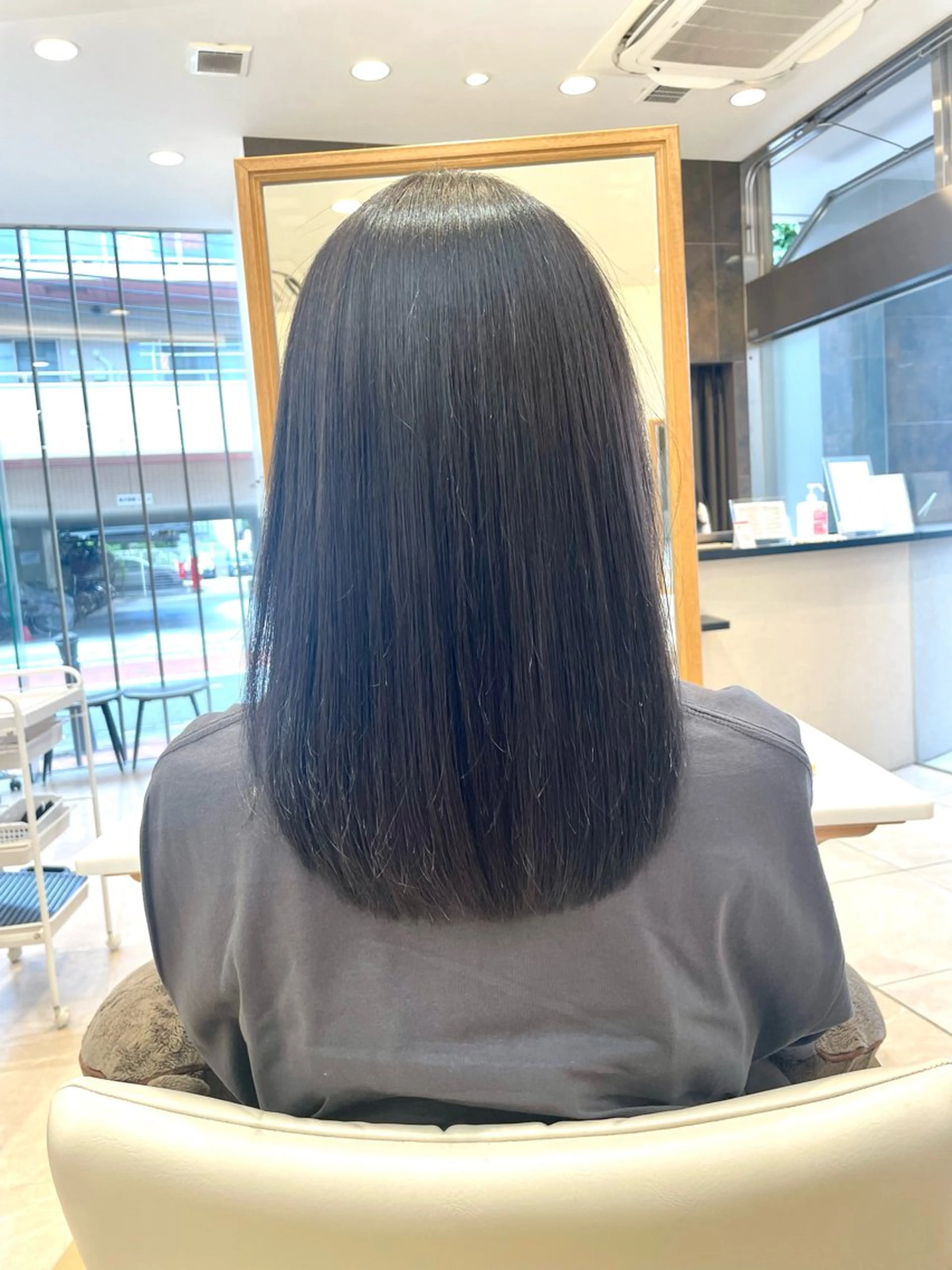 ロング カラー カット ヘアカラー トリートメント ヘッドスパ ヘッドスパ／透明感 カラー伊藤 千尋のヘアスタイル