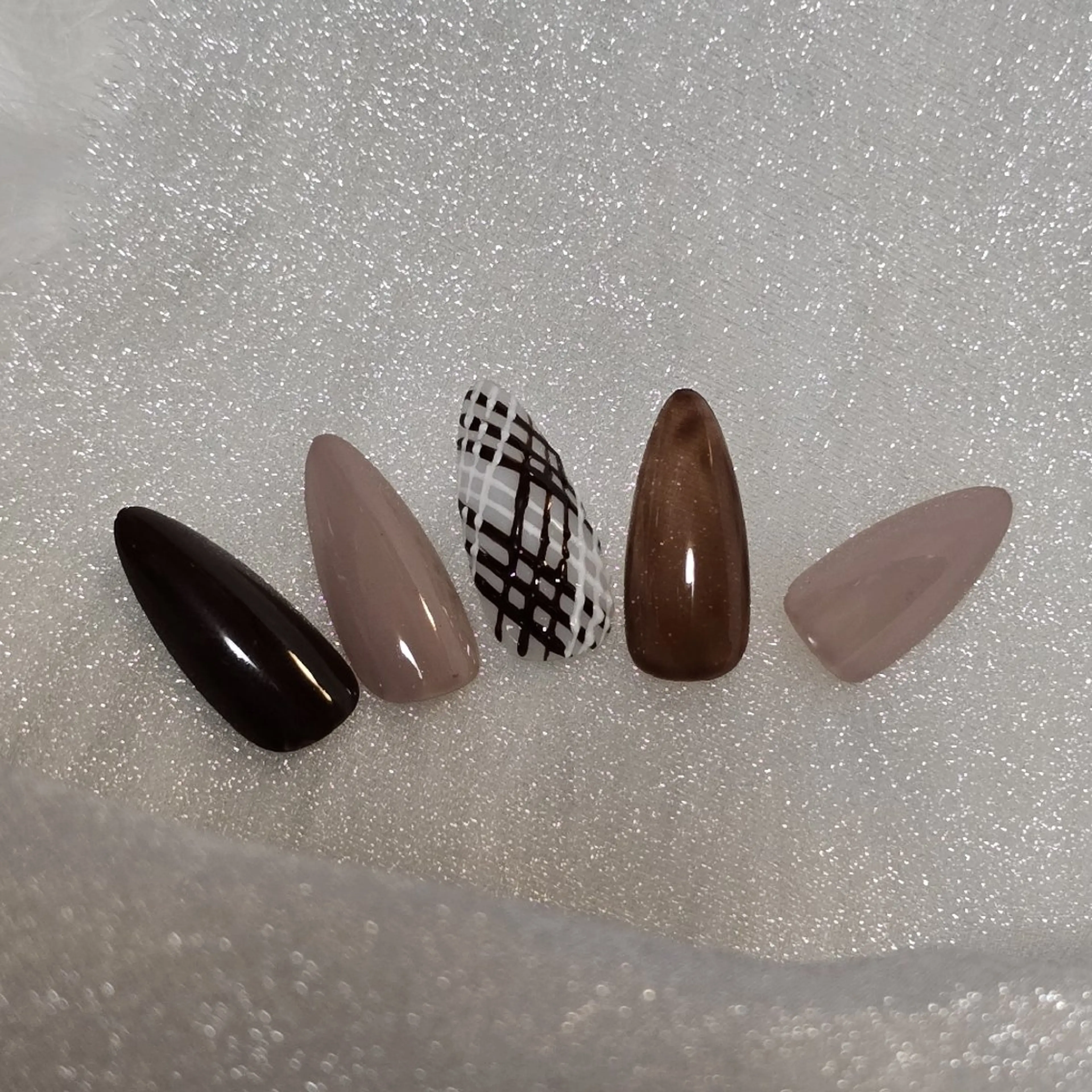 ネイル バレンタイン ハンドネイル minion蕨所属・minion 蕨のネイルデザイン