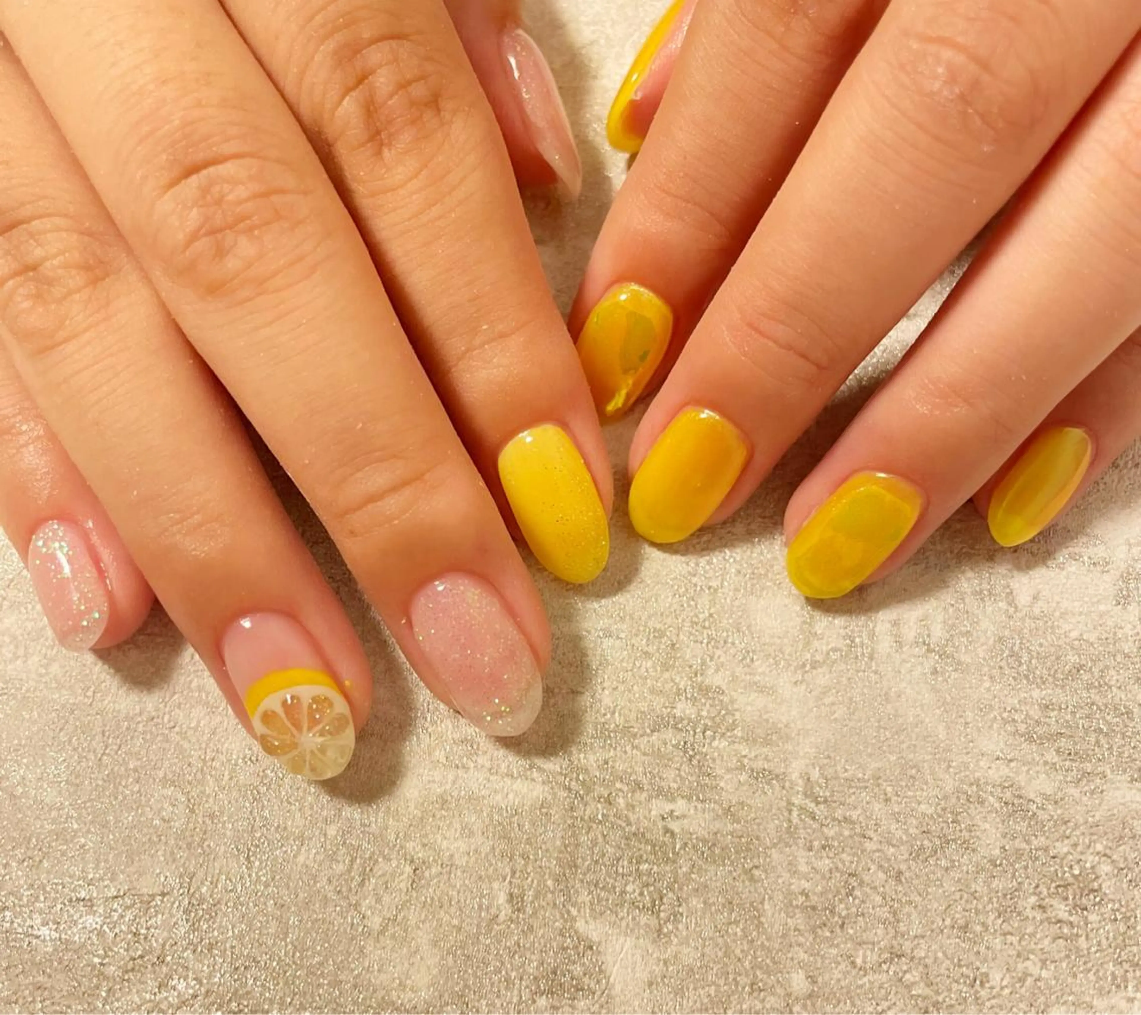 ミディアム ネイル Re:st〔リスト〕所属・ayane Re:st〔リスト〕のネイルデザイン