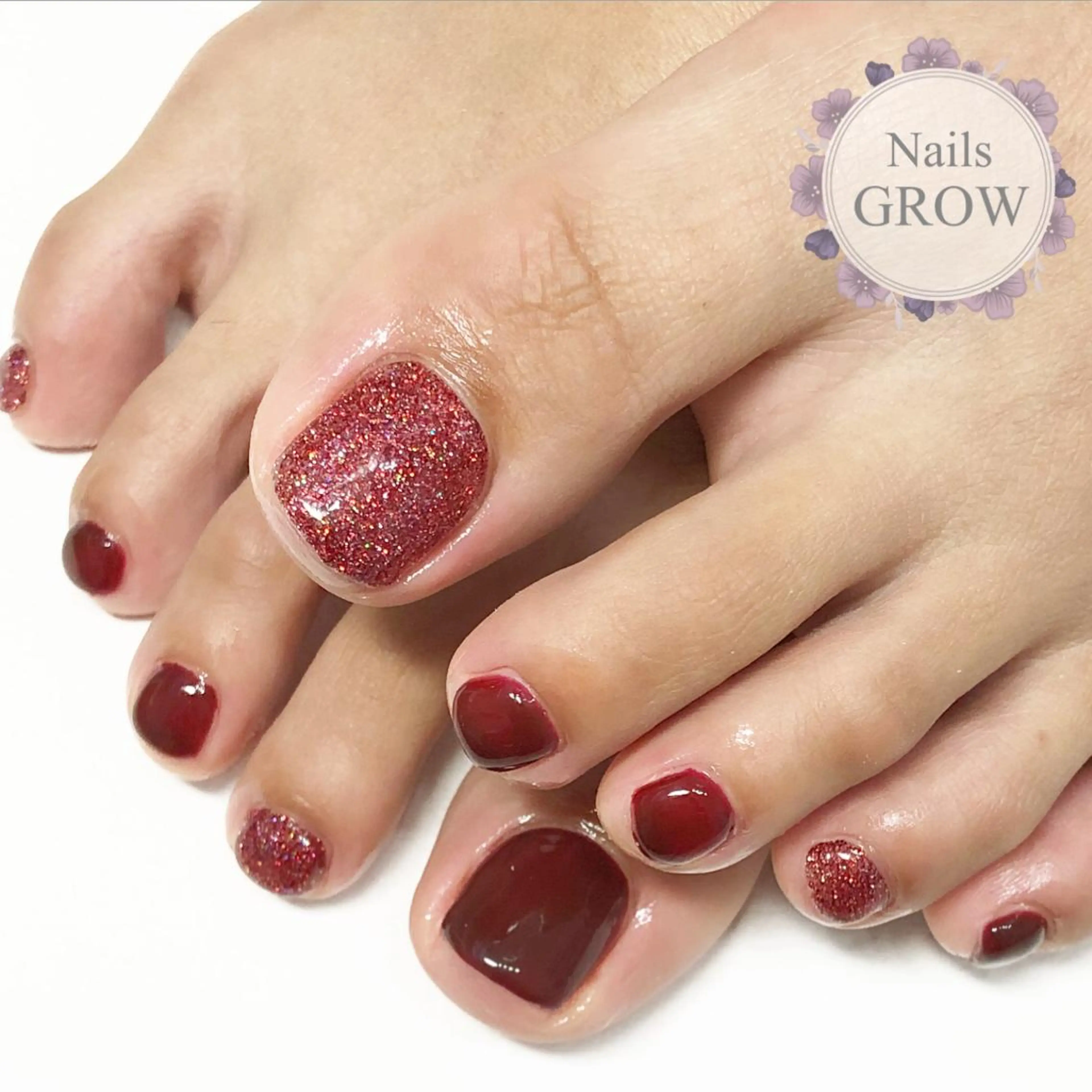 【オフ無】フットワンカラー(3色まで)　ラメでワンカラーも可能　ストーン10粒付き　ネイルケア付きの写真