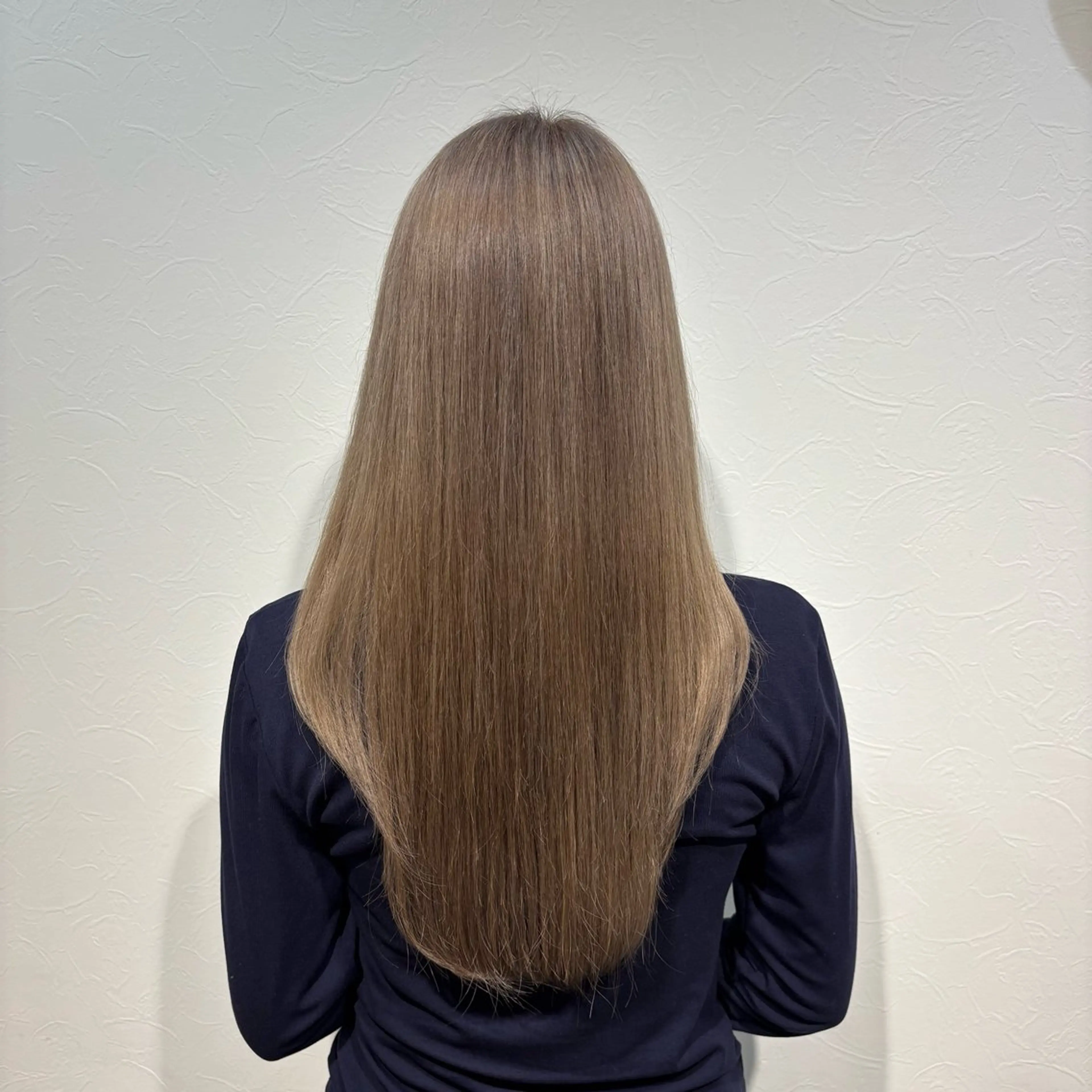 ロング カラー ヘアカラー トリートメント ヘッドスパ ブリーチ予約率90% 以上✨森山陽向のヘアスタイル