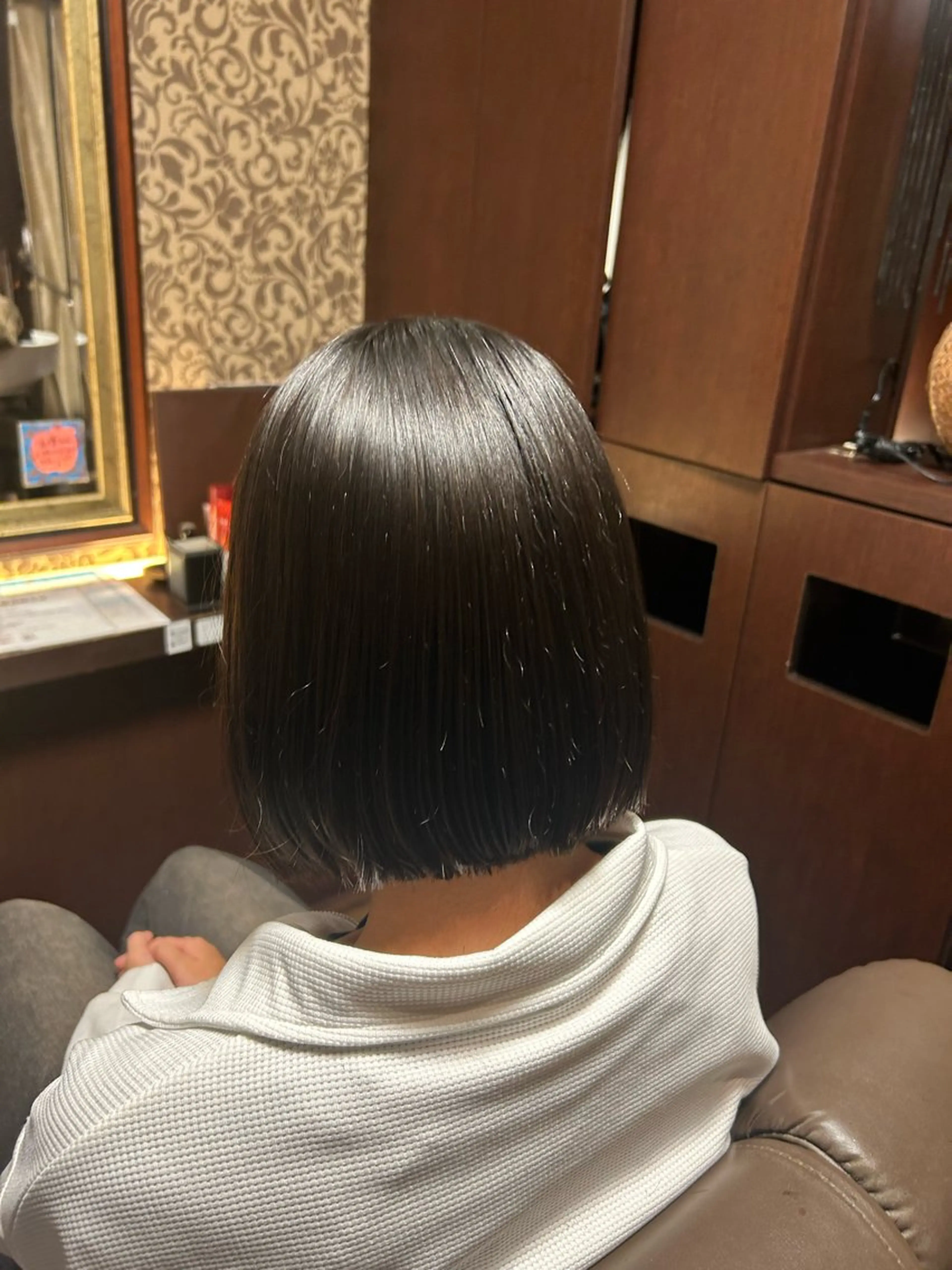 ショート レイヤー/透明感カラ ー/茅ヶ崎/momiのヘアスタイル