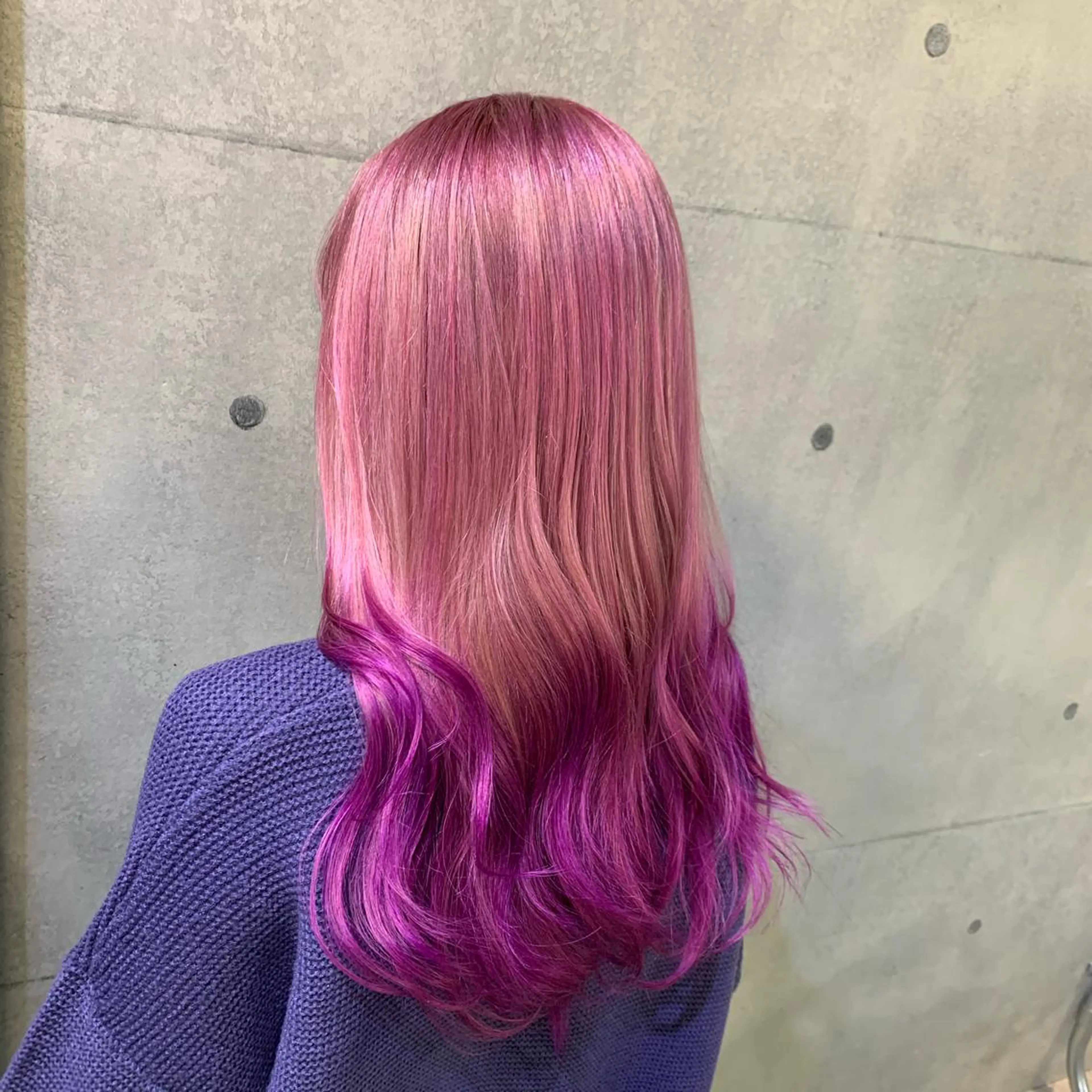 セミロング カラー ヘアカラー 及川シゲル 髪質改善講師のヘアスタイル