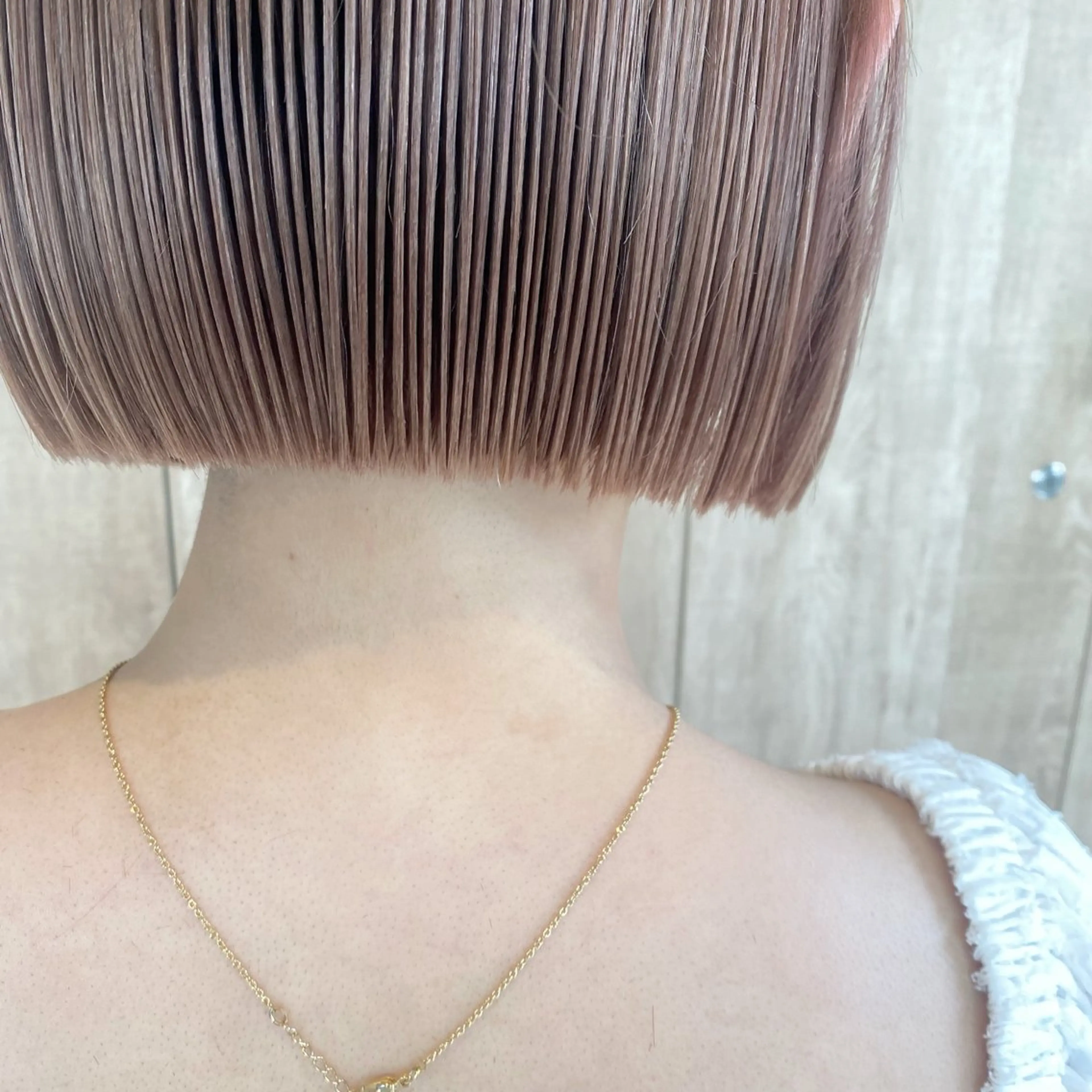 ショート カラー ハイトーンカラー ボブ 久保田 茜のヘアスタイル