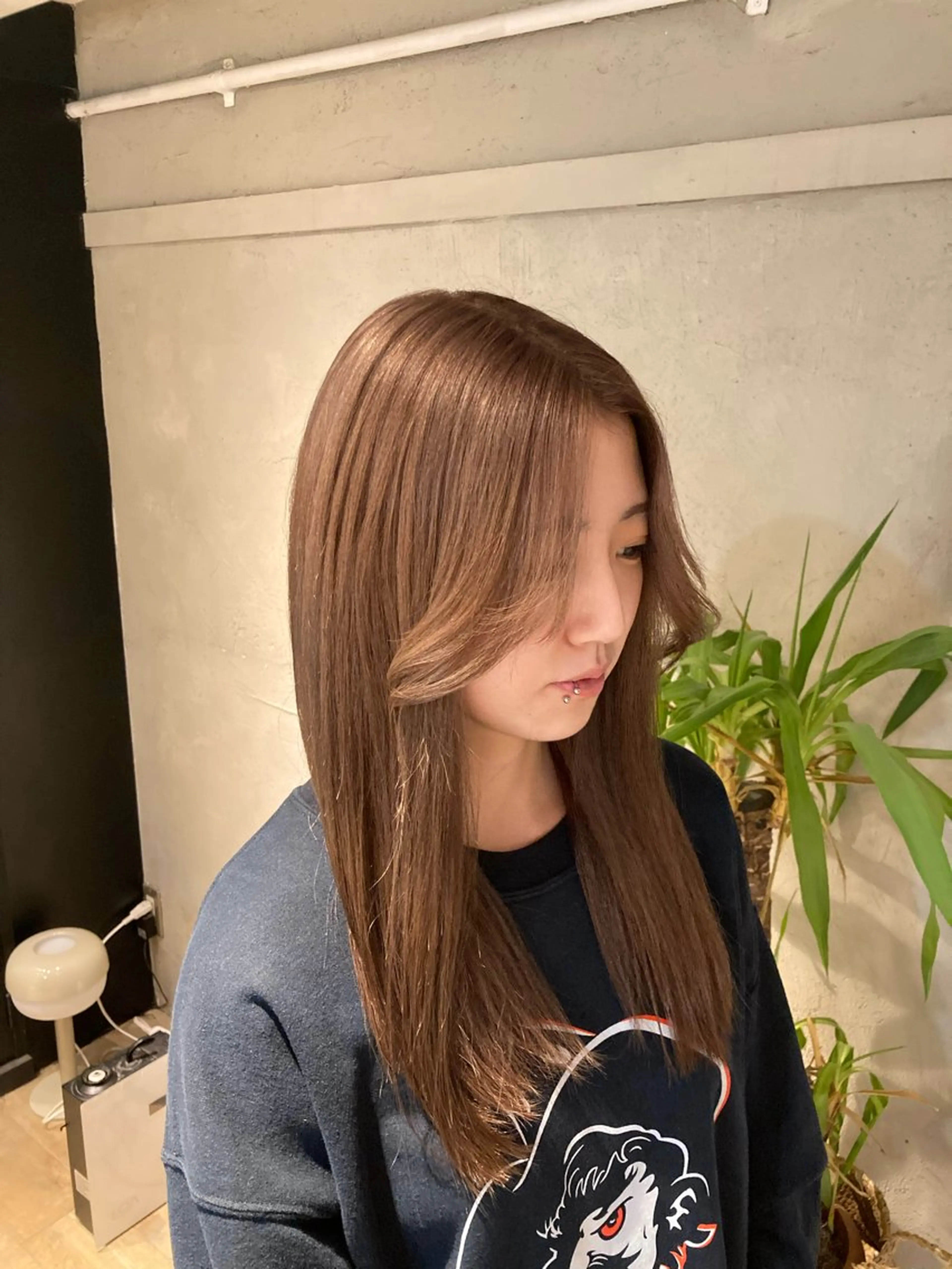 セミロング カラー ベージュカラー ブリーチ ダメージレス艶カラー MISAKI🦋のヘアスタイル