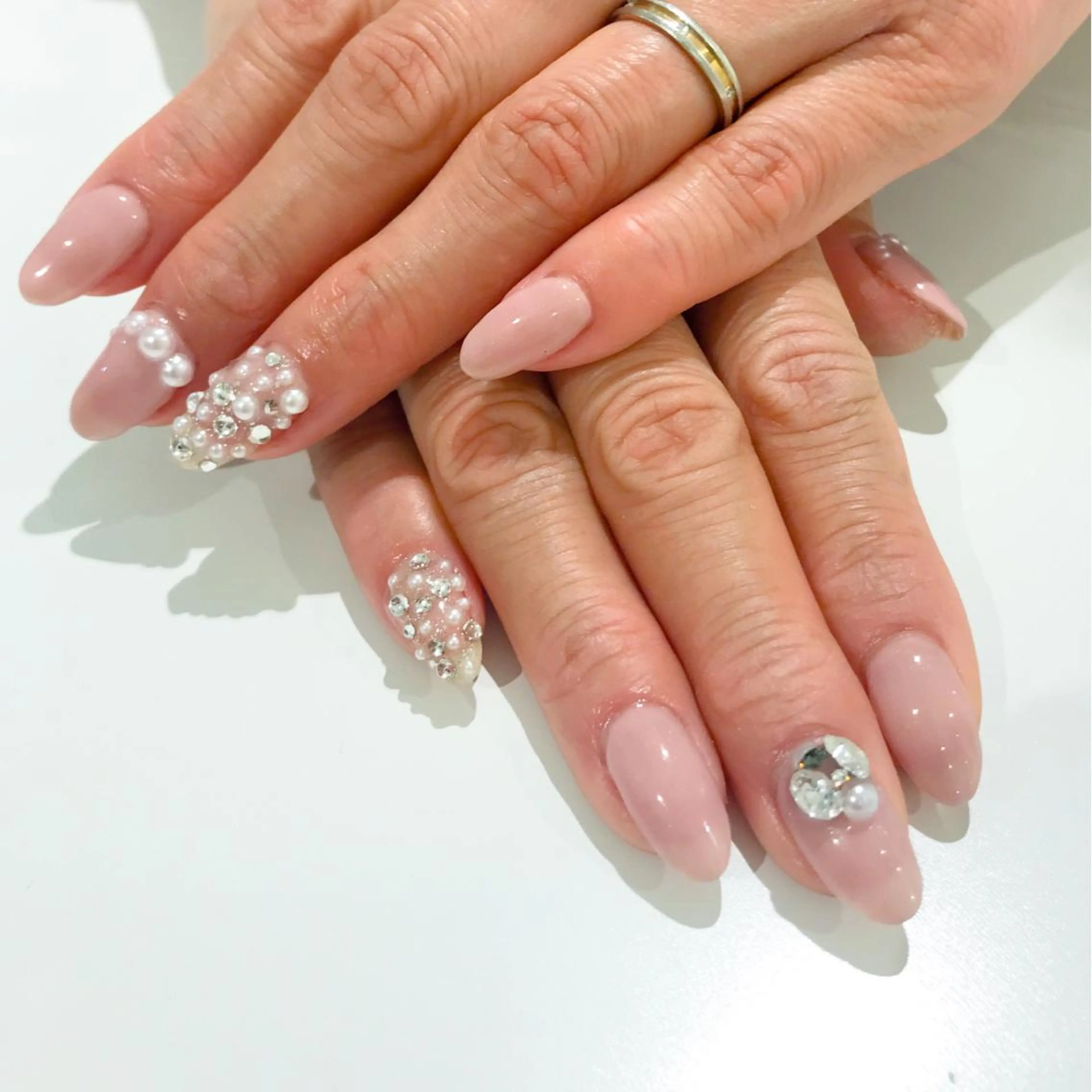 ネイル ブライダルネイル ハンドネイル 🎀1/14ご予約 ◎ 本田 知美🎀のネイルデザイン