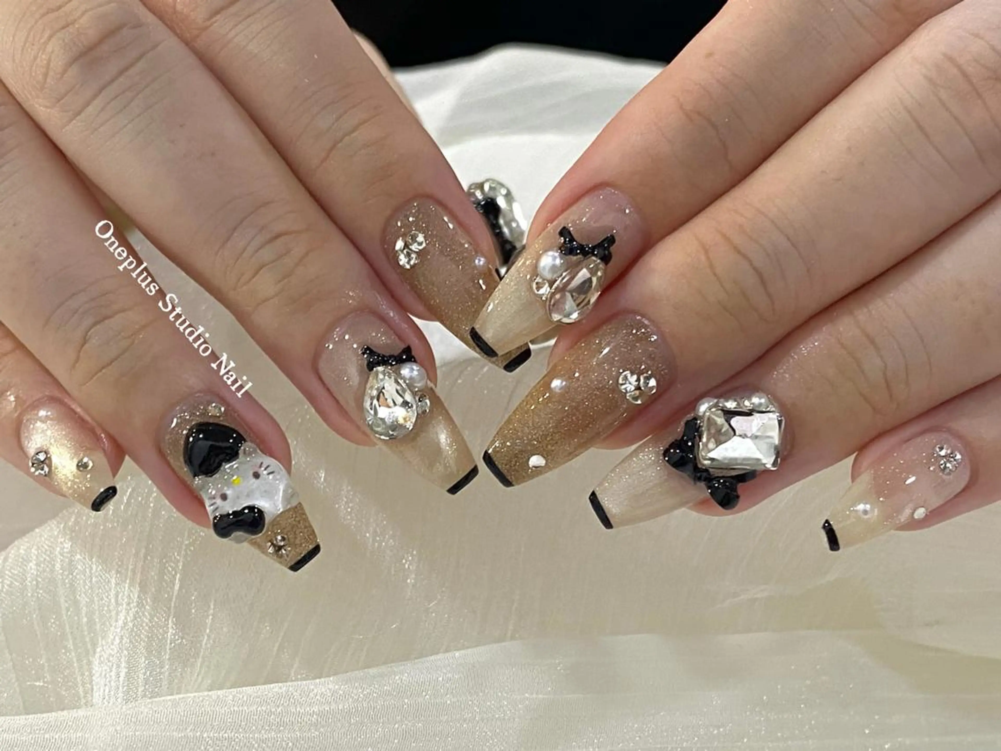 ネイル アニマル柄 ボルドー ブラウン フレンチネイル マグネットネイル One plus StudioNailのネイルデザイン