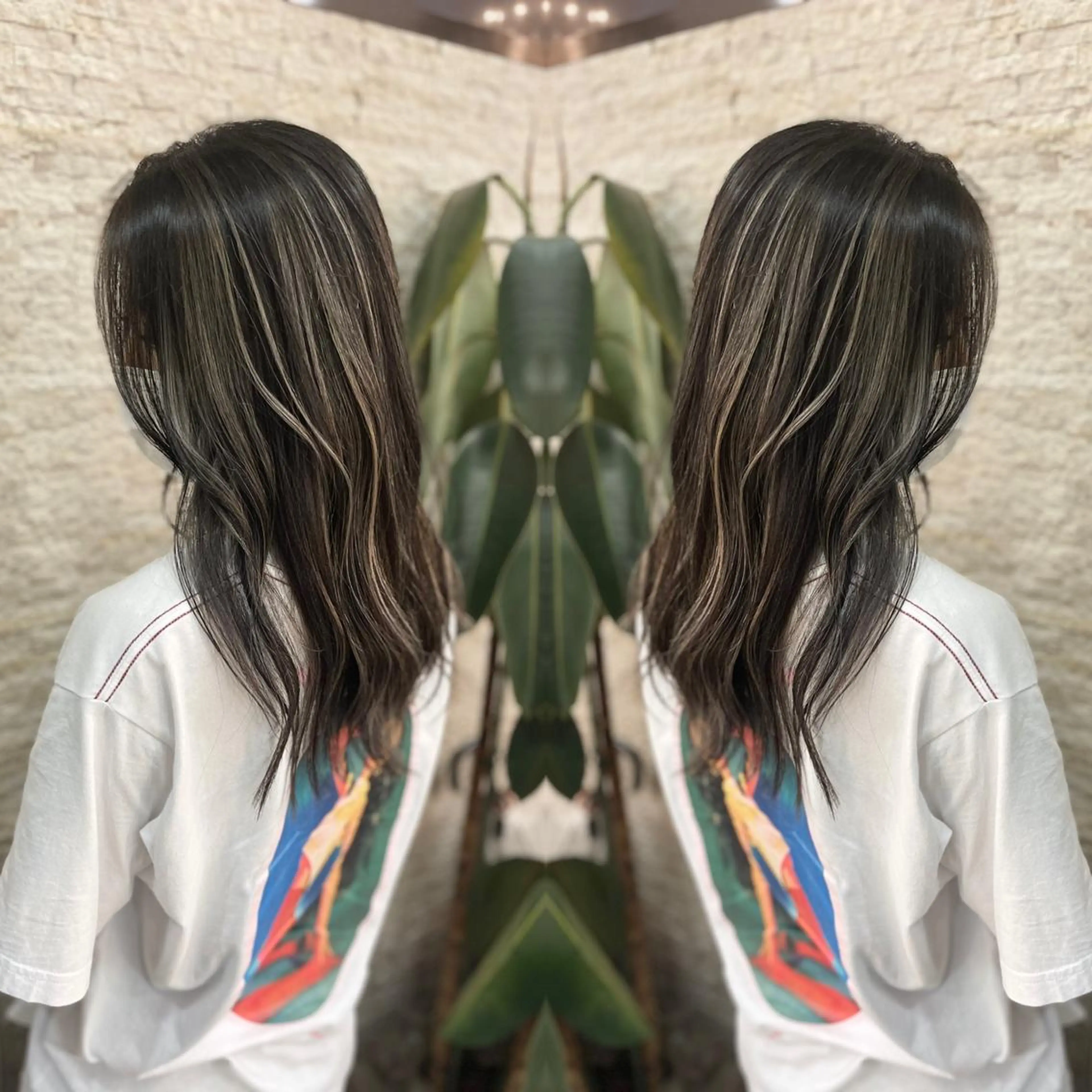 セミロング ヘアカラー Y Uのヘアスタイル