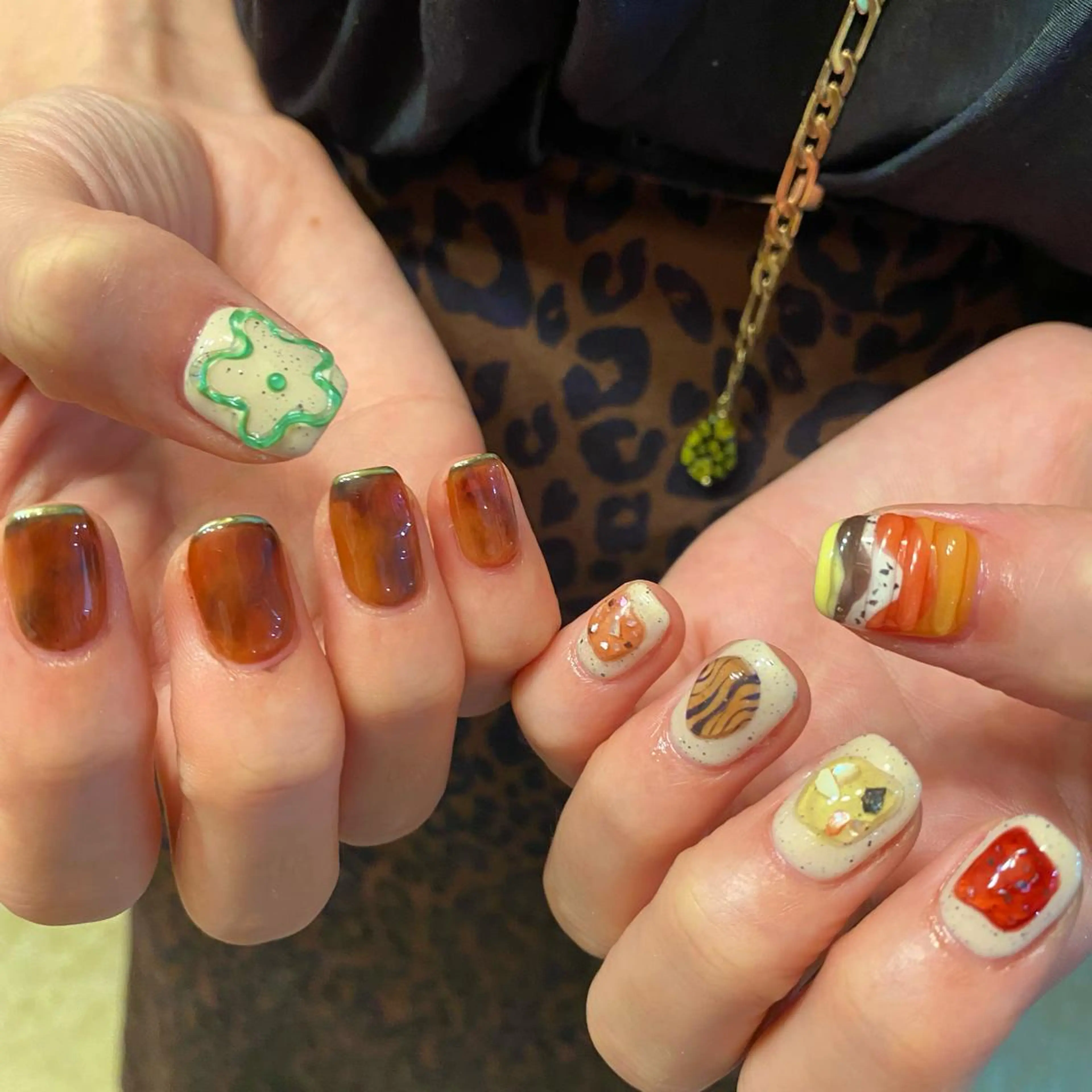 ネイル ハンドネイル Amber21.所属・Nagahama Akariのネイルデザイン