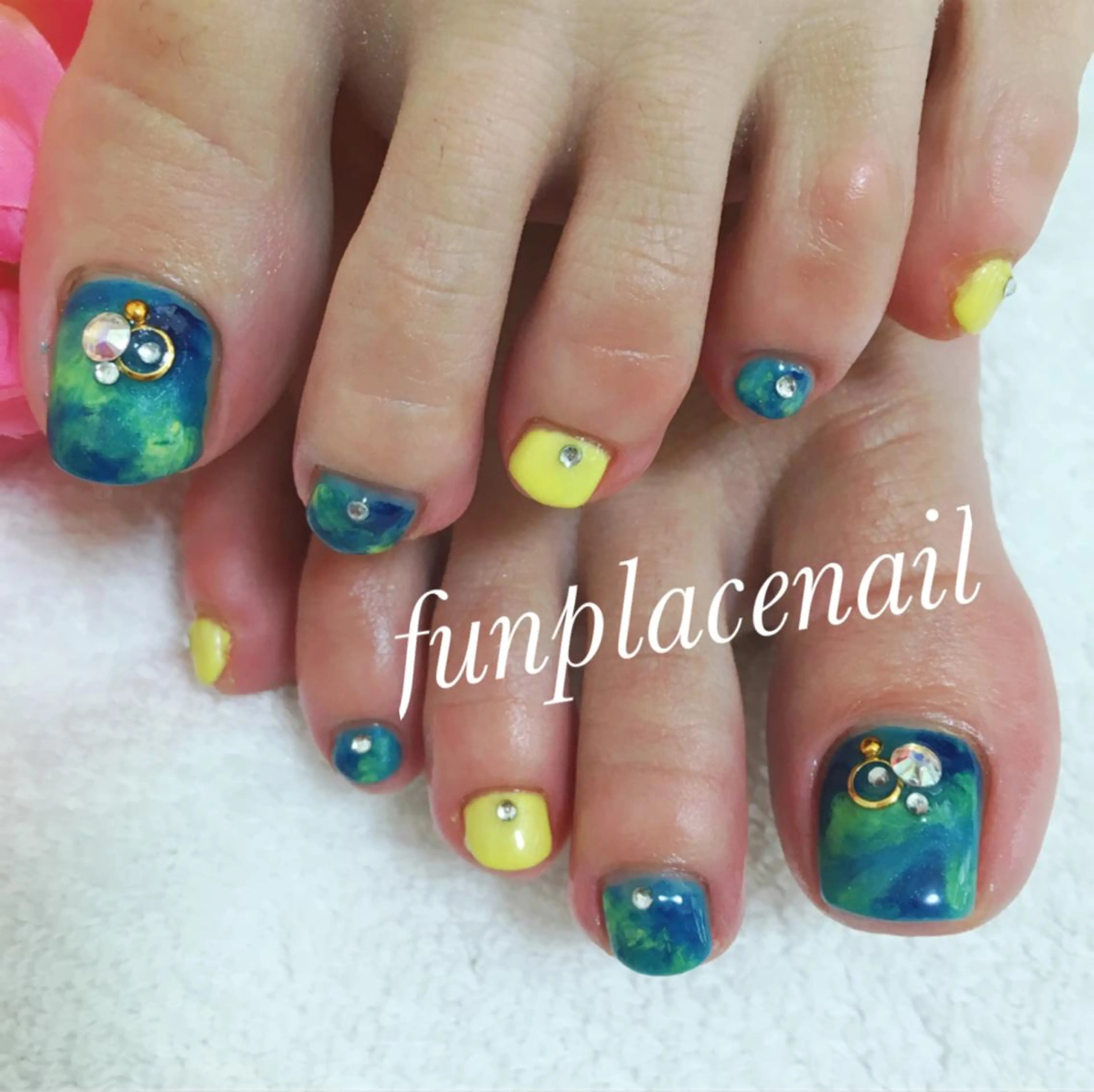 ショート ミディアム セミロング ロング カラー パーマ ヘアアレンジ メンズ キッズ ネイル まつエク アートネイル フットネイル nail salon＆school felice所属・フェリーチェ瑞江店 新山のネイルデザイン