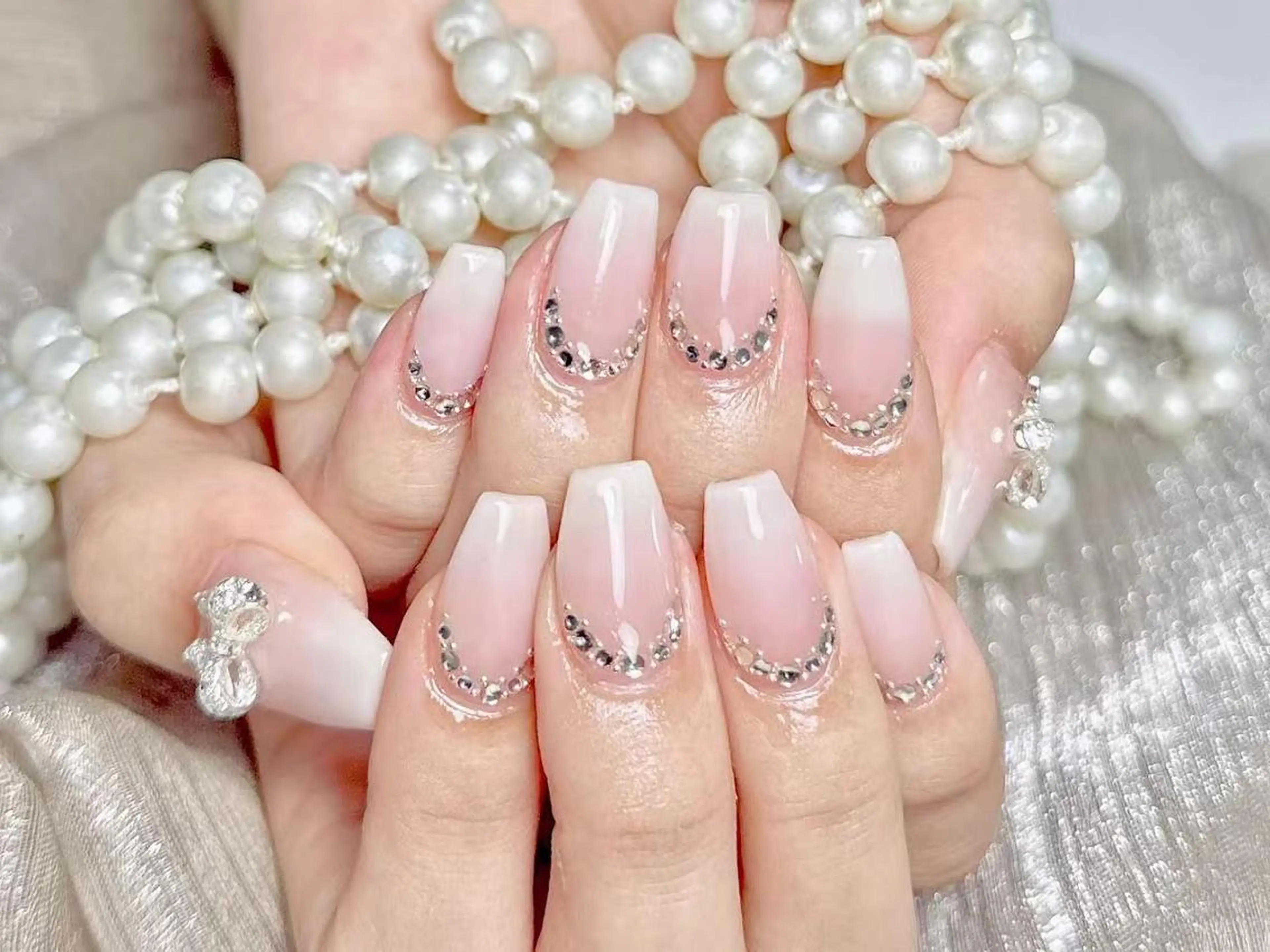 ネイル アートネイル オーロラネイル チークネイル 成人式 長さ出し Yui 🧀のネイルデザイン