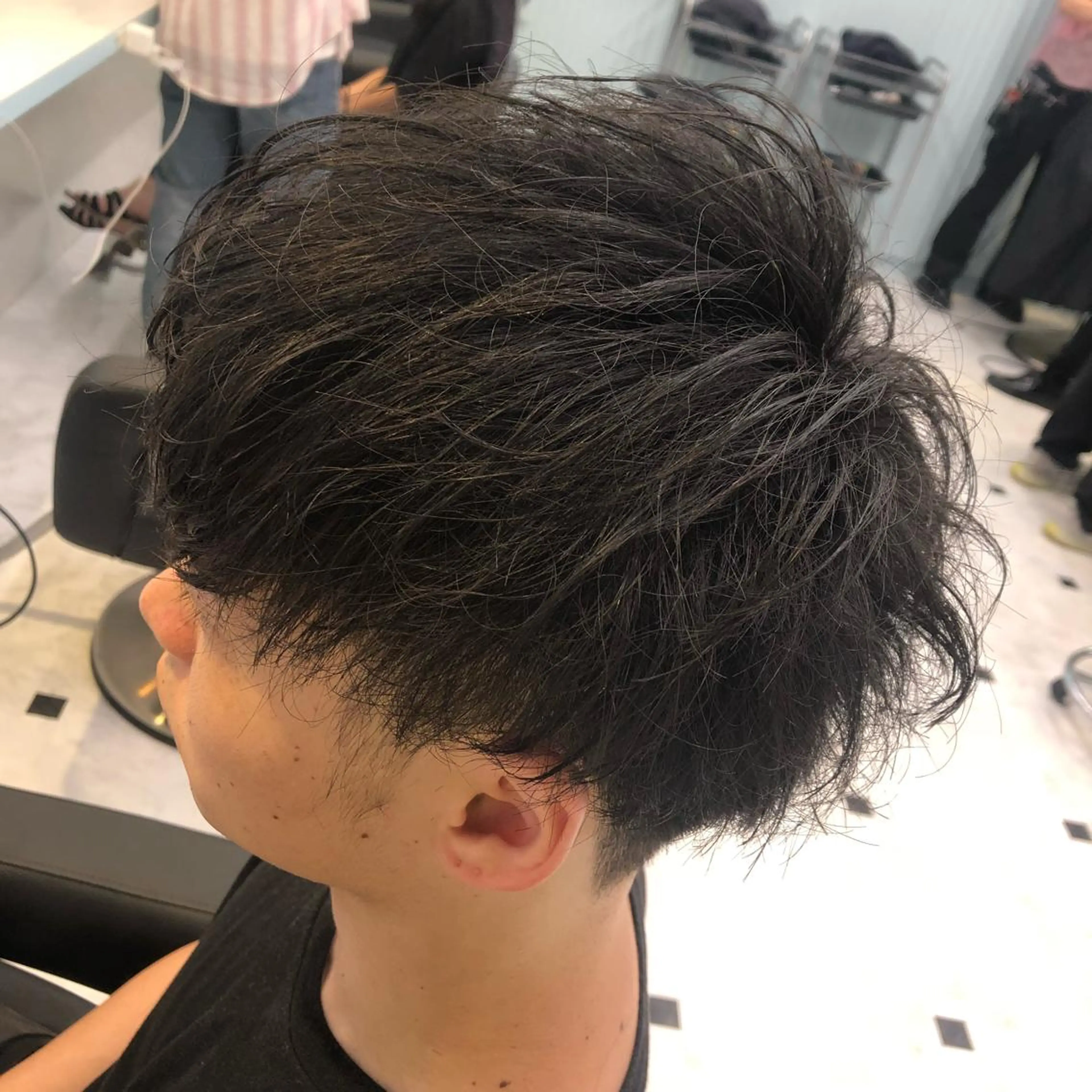 ショート カラー パーマ メンズ ヘアカラー トリートメント ヘッドスパ ベージュグレージュ 💕しゅーじ💕のヘアスタイル