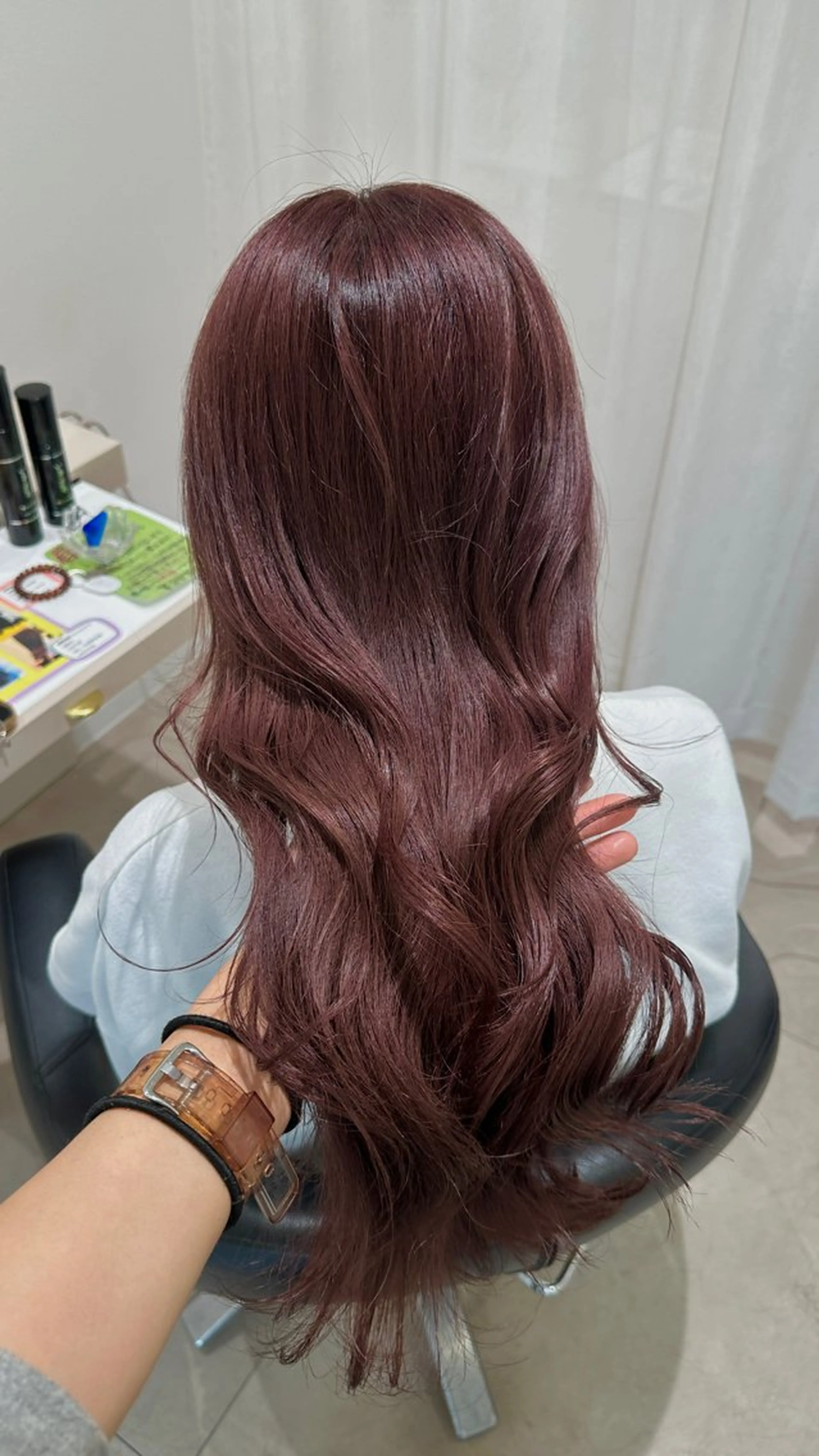 セミロング カラー ブリーチ ピンクカラー カット ヘアカラー 森下 萌果のヘアスタイル