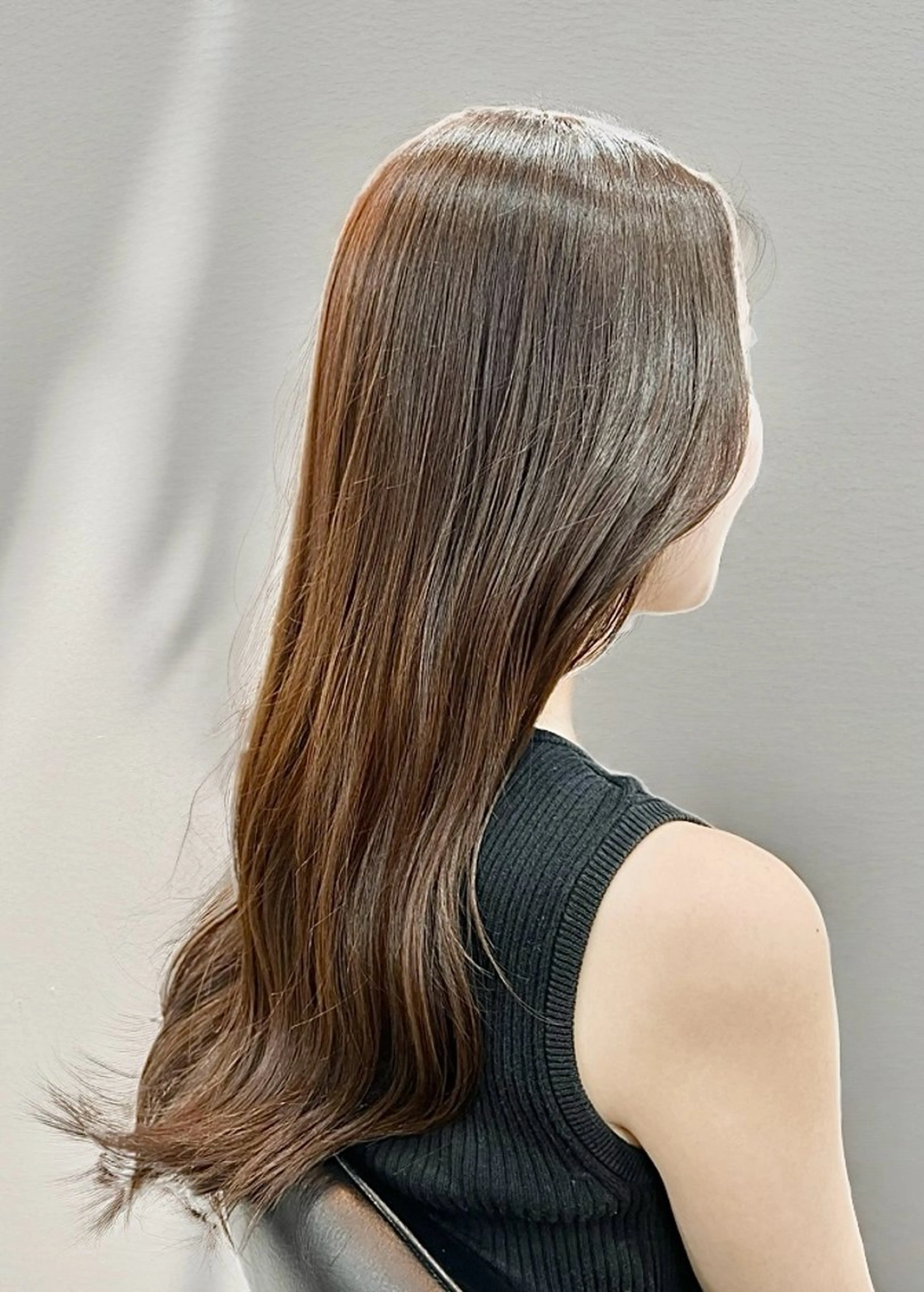 セミロング 髪質改善/ ツヤ髪カラー/高井のヘアスタイル