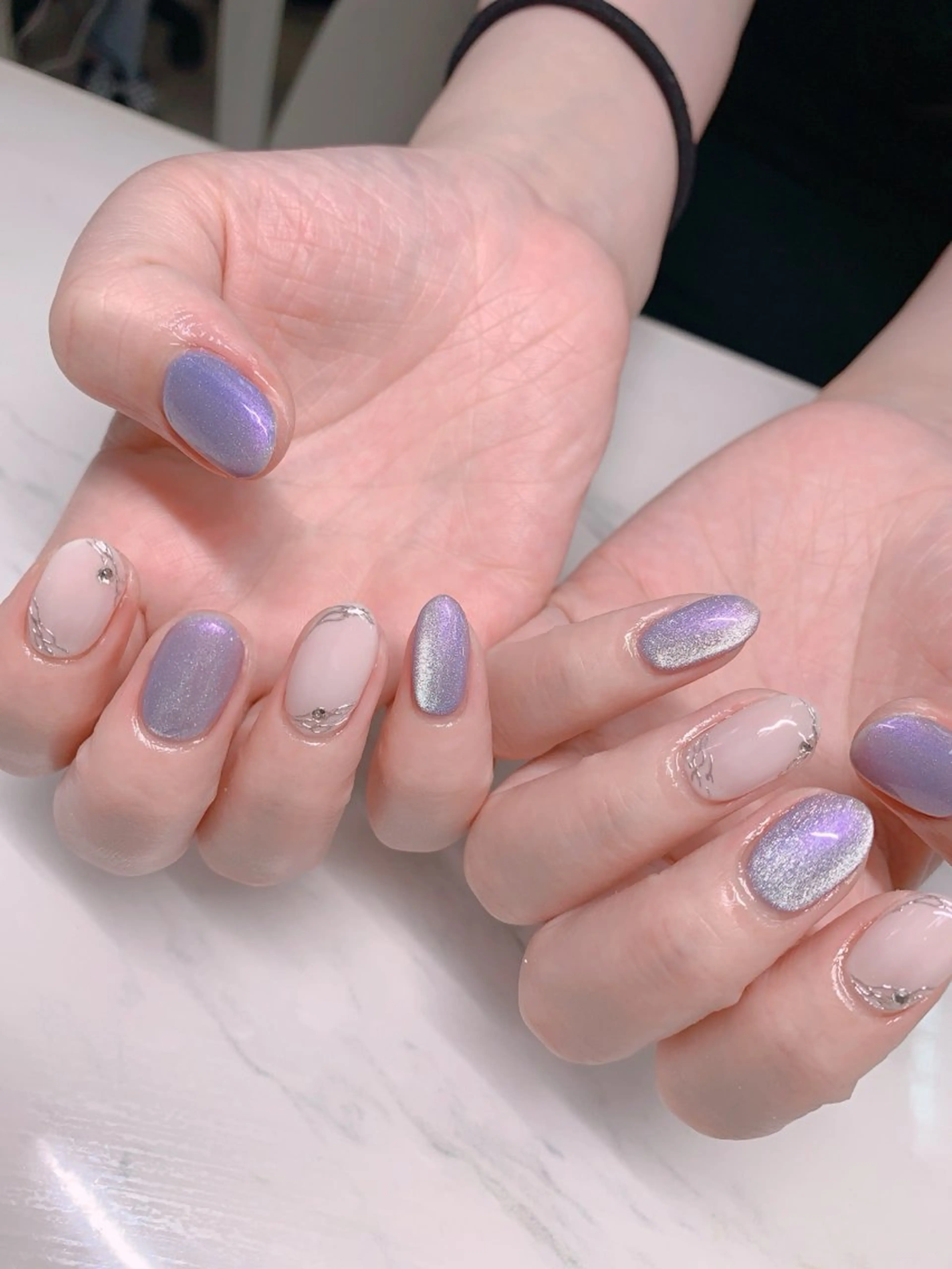 ネイル オーロラネイル 長さ出し フットネイル ジェルネイル キラキラネイル ハンドネイル インフィニティ ネイルサロンのネイルデザイン