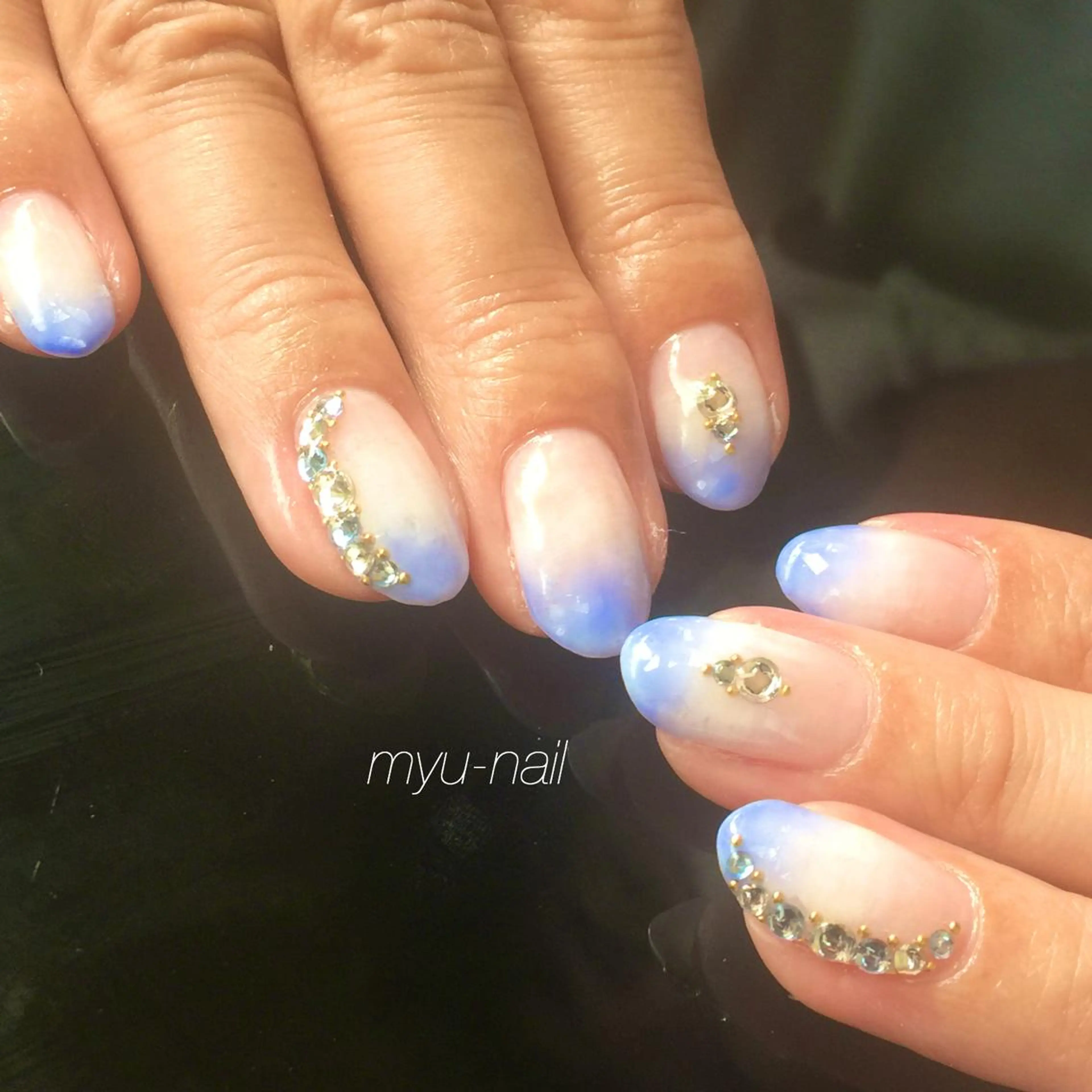 ネイル アートネイル グラデーション ホログラムネイル ホームサロン myu-nailのネイルデザイン