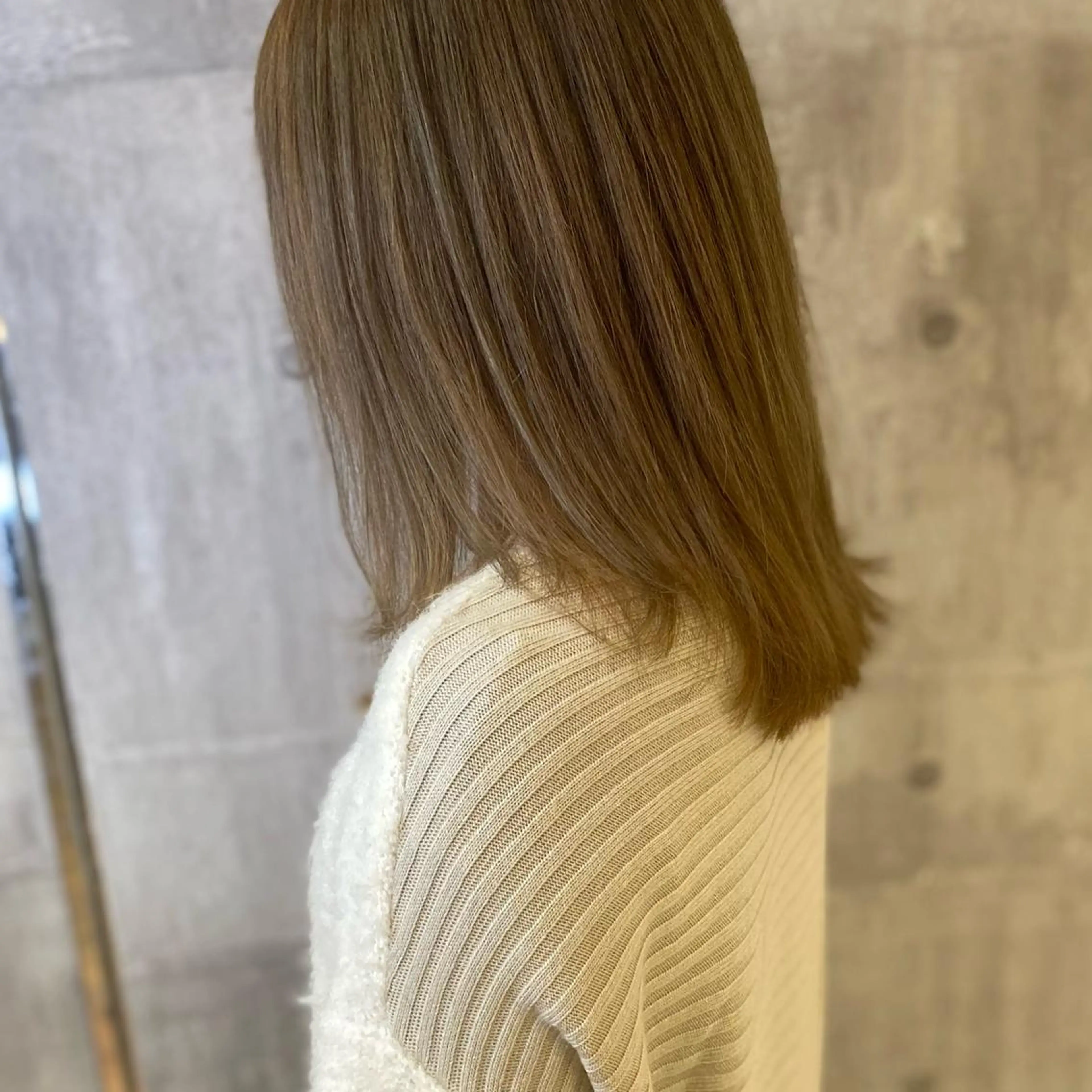 ミディアム カラー ブリーチ カット ヘアカラー トリートメント 髪質改善ｶﾗｰ ｹｱﾌﾞﾘｰﾁ/ﾀﾑのヘアスタイル