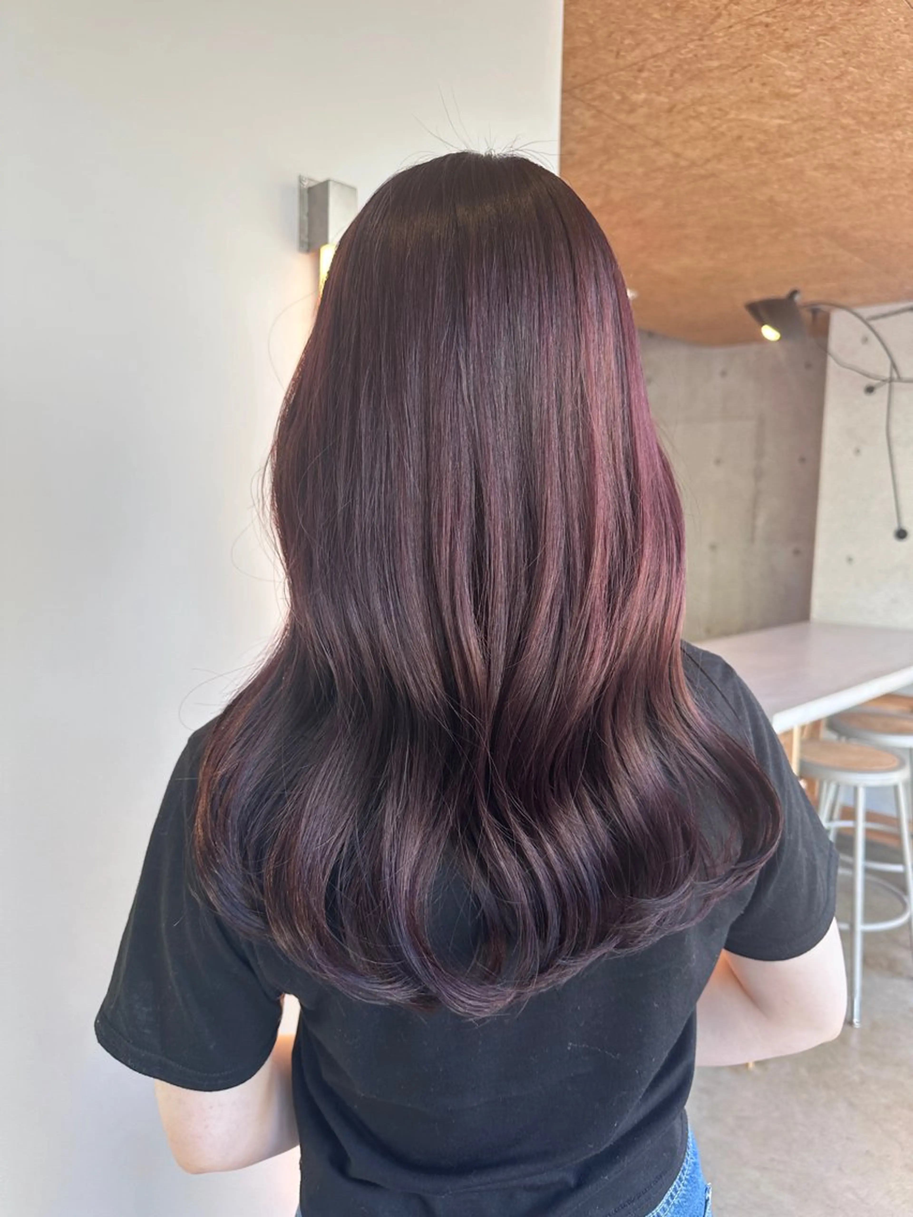 ロング カラー カシス レッドカラー 古川 杏果のヘアスタイル