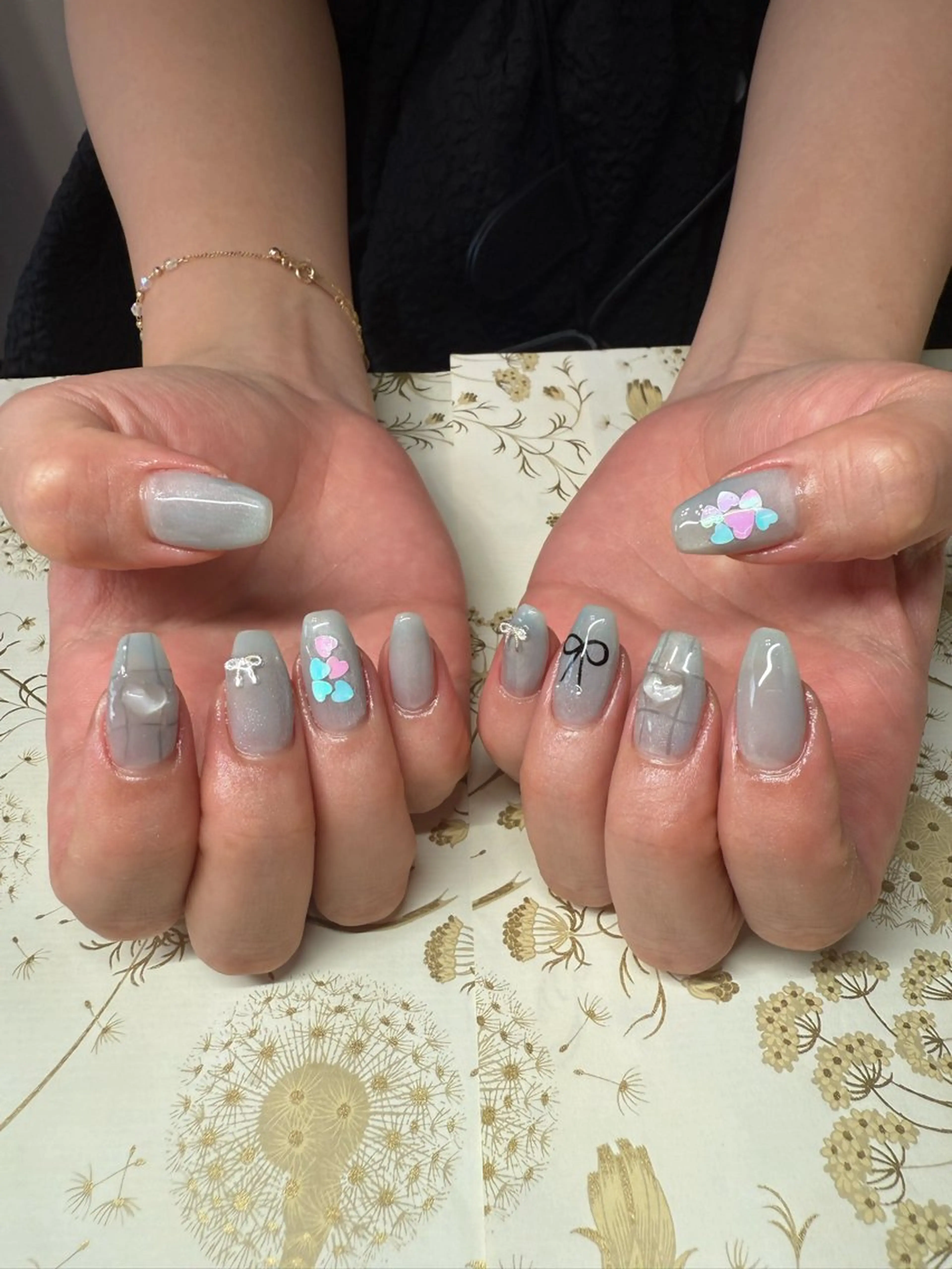 ネイル ハート マグネットネイル リボン ハンドネイル miel nailのネイルデザイン