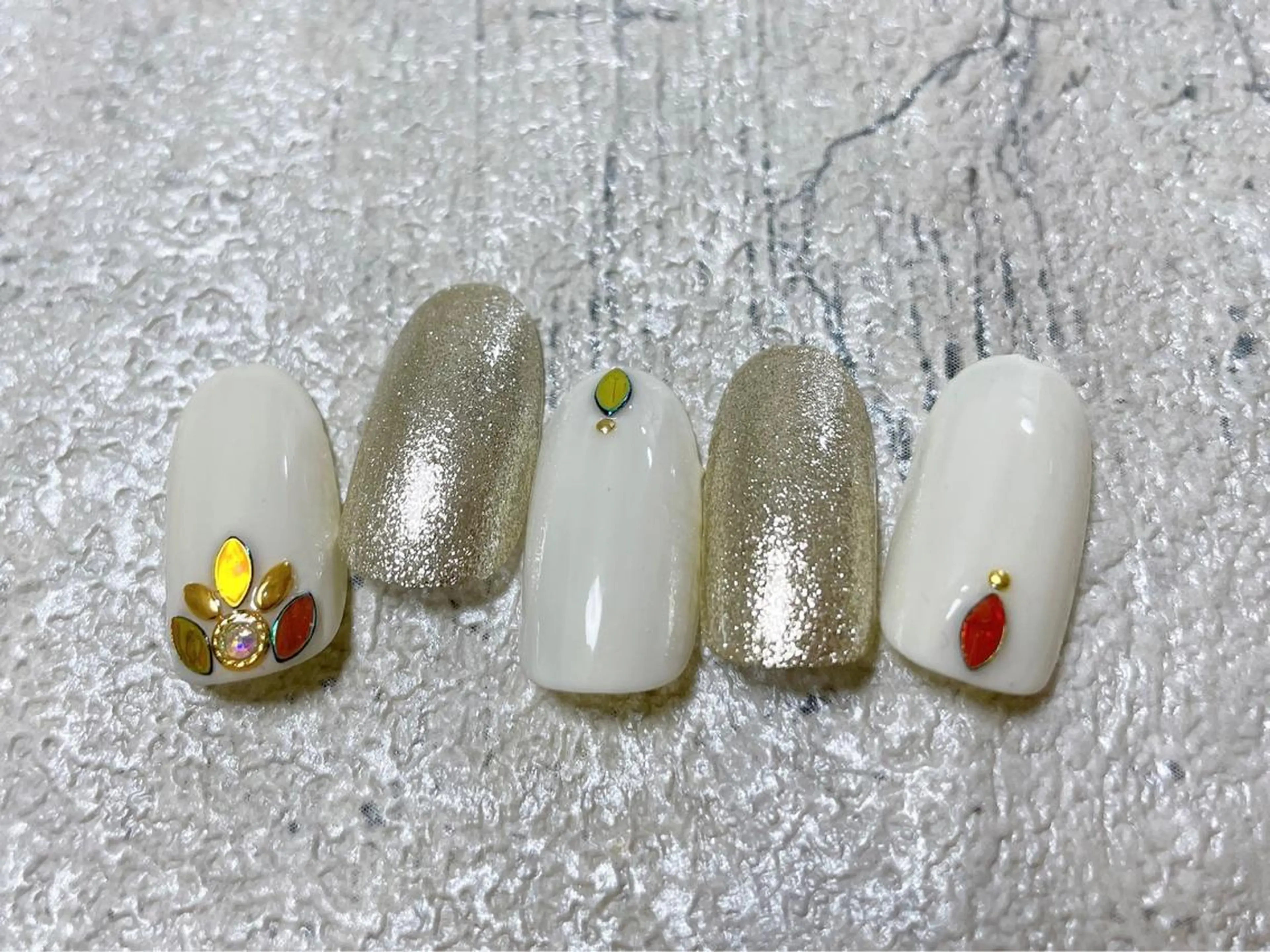 ネイル オーロラネイル フラワーネイル フットネイル フレンチネイル ジェルネイル kikinail 溝の口のネイルデザイン