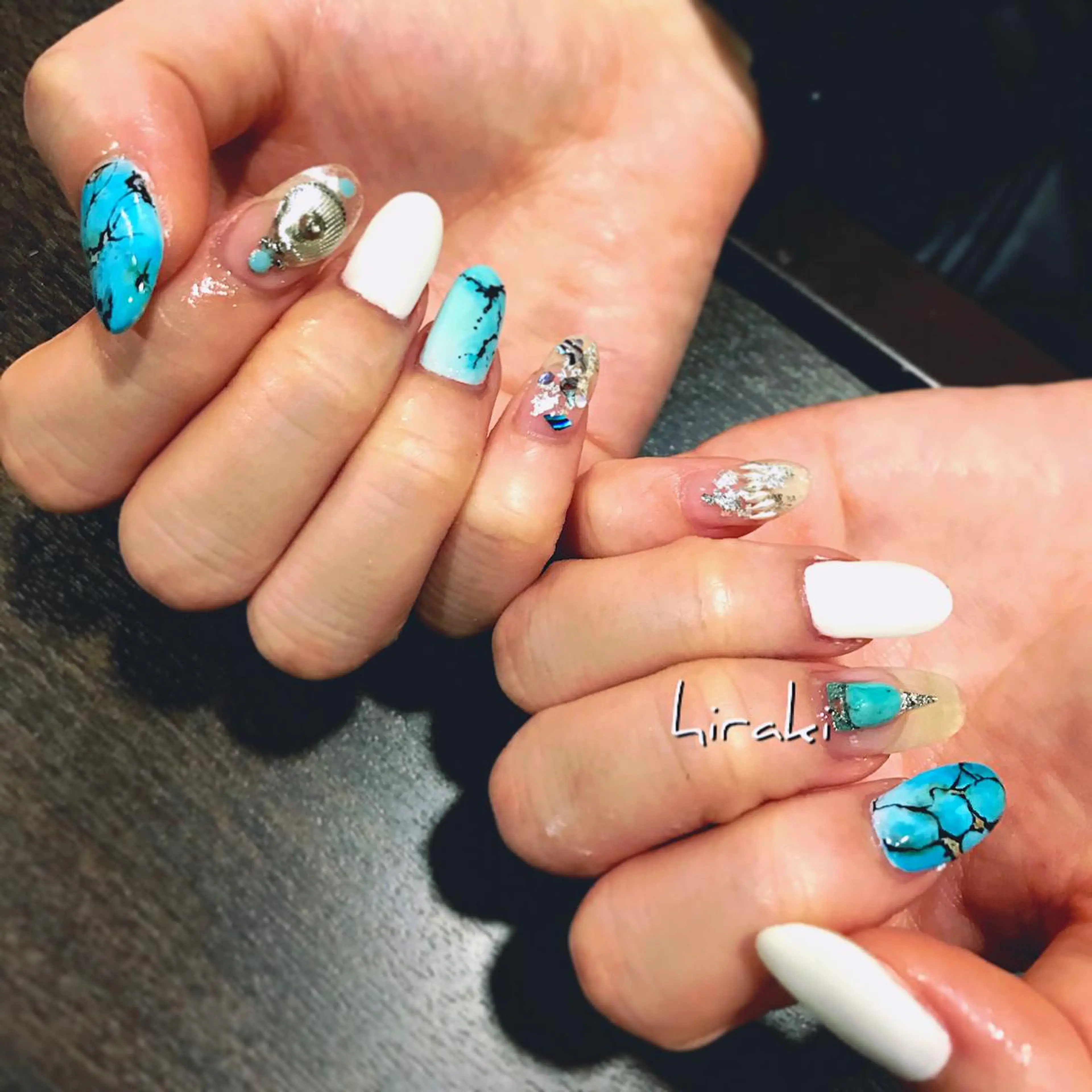 ネイル nail atelier AMBER所属・saori .の眉毛・アイブロウイメージ