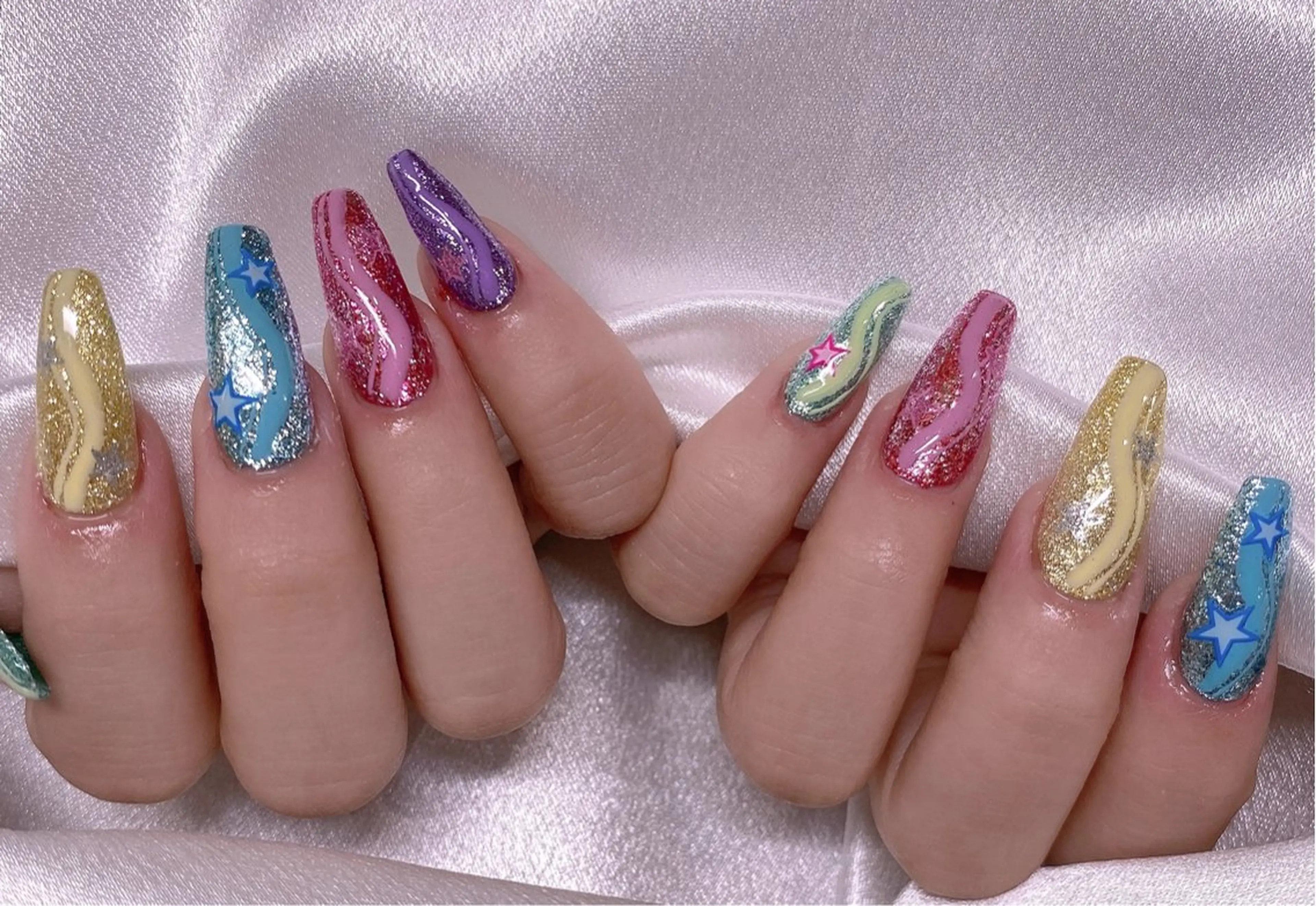 ネイル ブルー チークネイル フレンチネイル ハート ホログラムネイル 美爪パラジェル導入店 Sunnilyのネイルデザイン