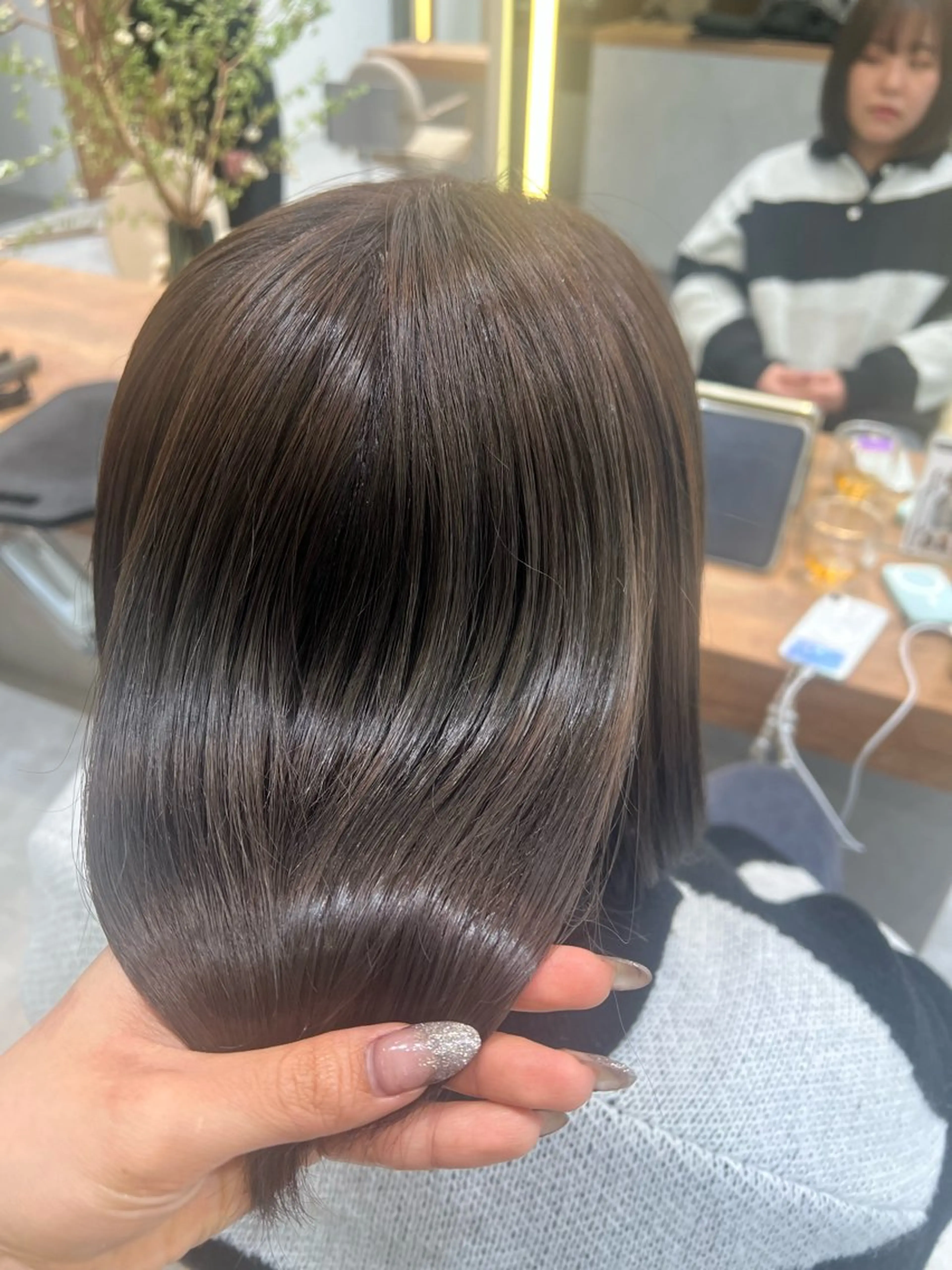 カラー KENJE湘南台 田澤明菜のヘアスタイル