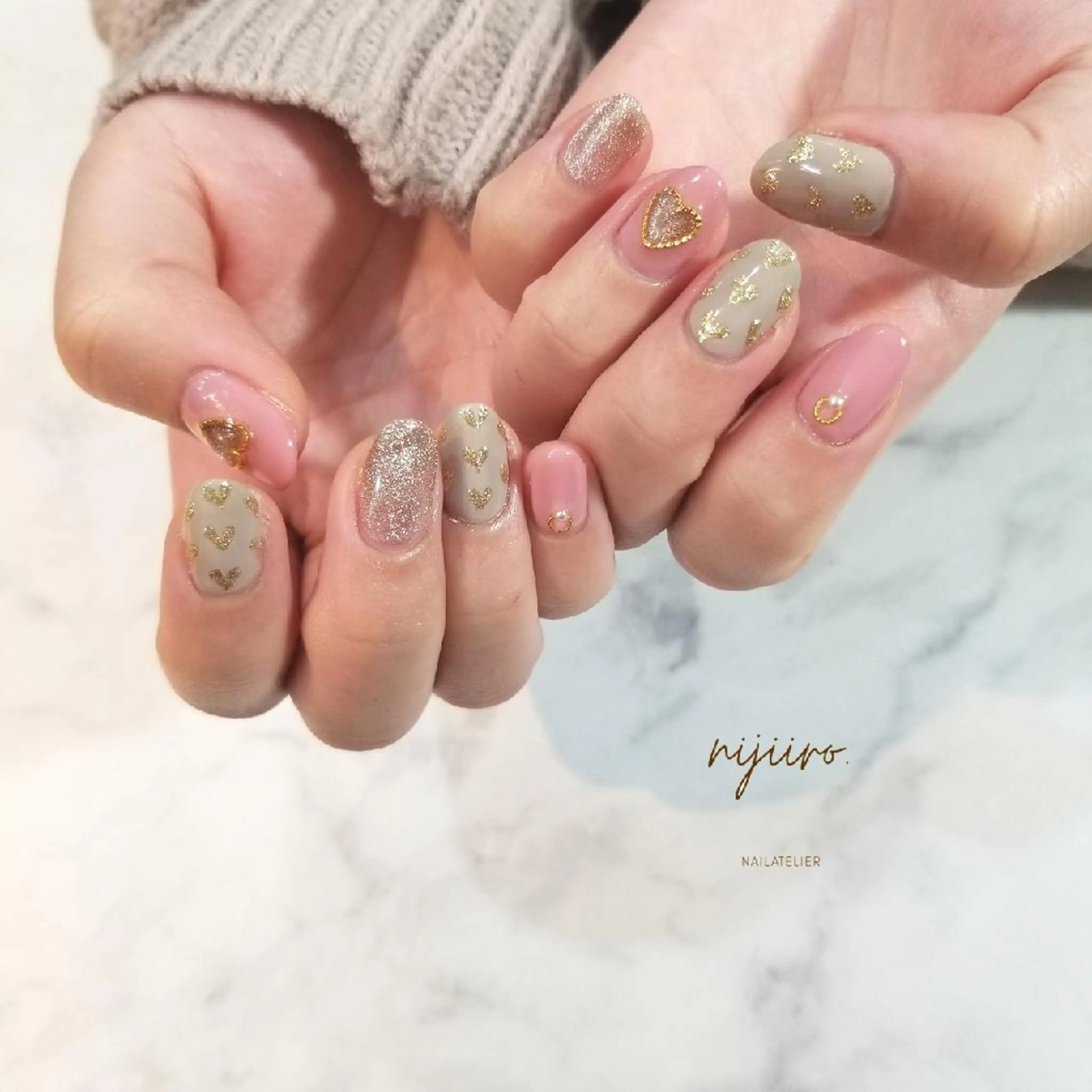 ネイル ハート ハンドネイル nailatelier nijiiro.所属・nijiiro🌈 サトウのネイルデザイン