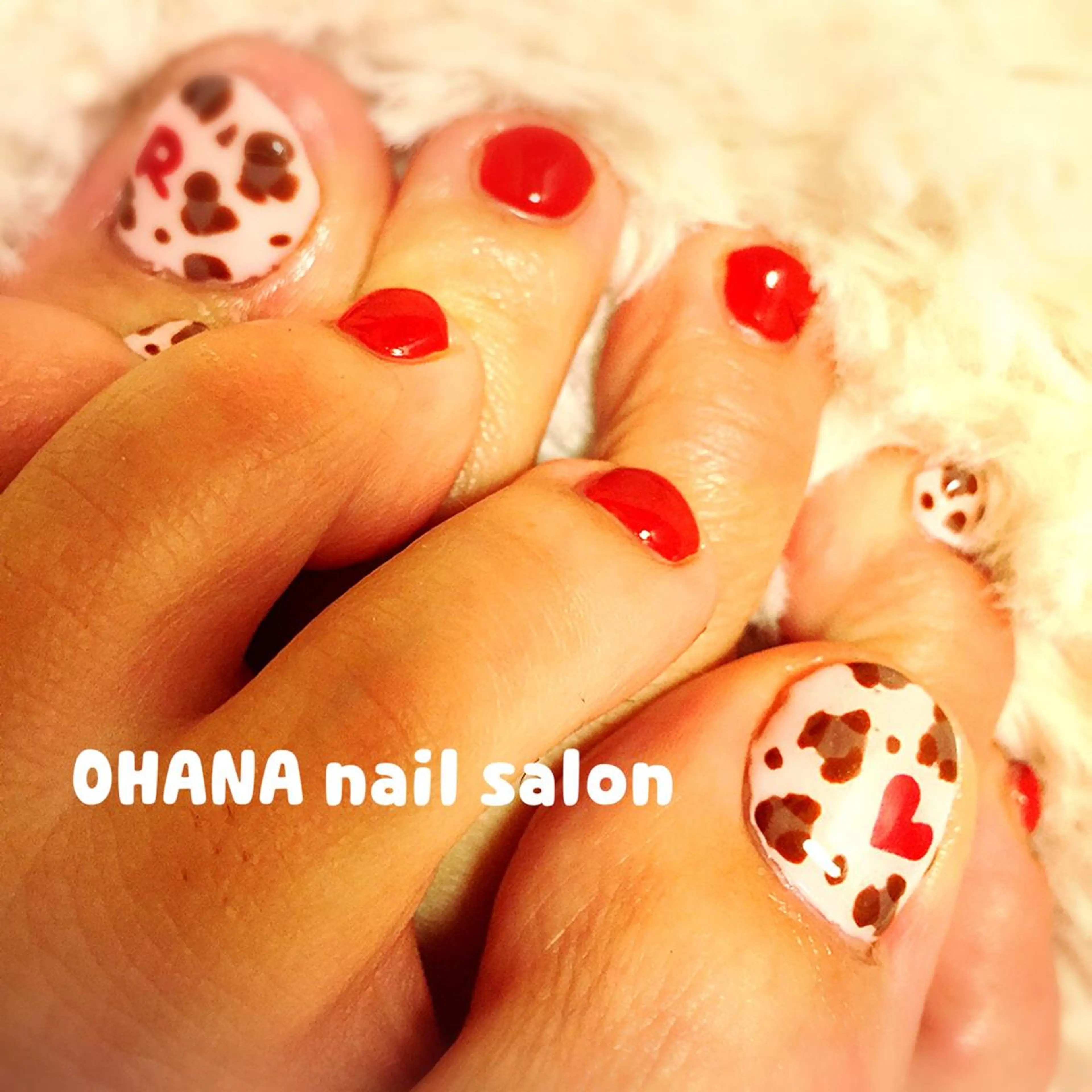 ネイル フットネイル 赤色 冬ネイル 那覇🏝️台湾人 ネイリストSHIUのネイルデザイン