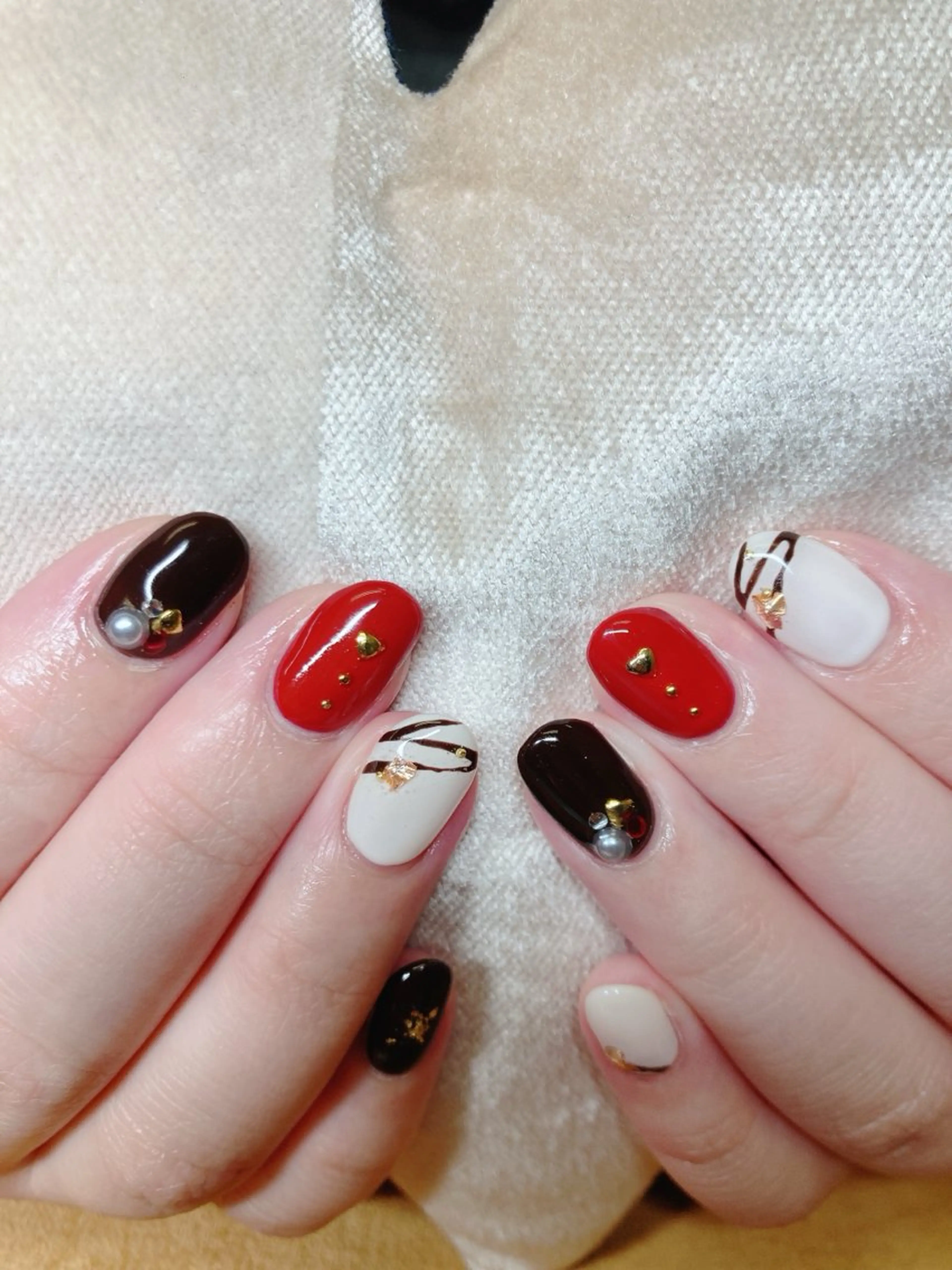 ネイル ECLAT エクラ所属・寺山 千鶴のネイルデザイン