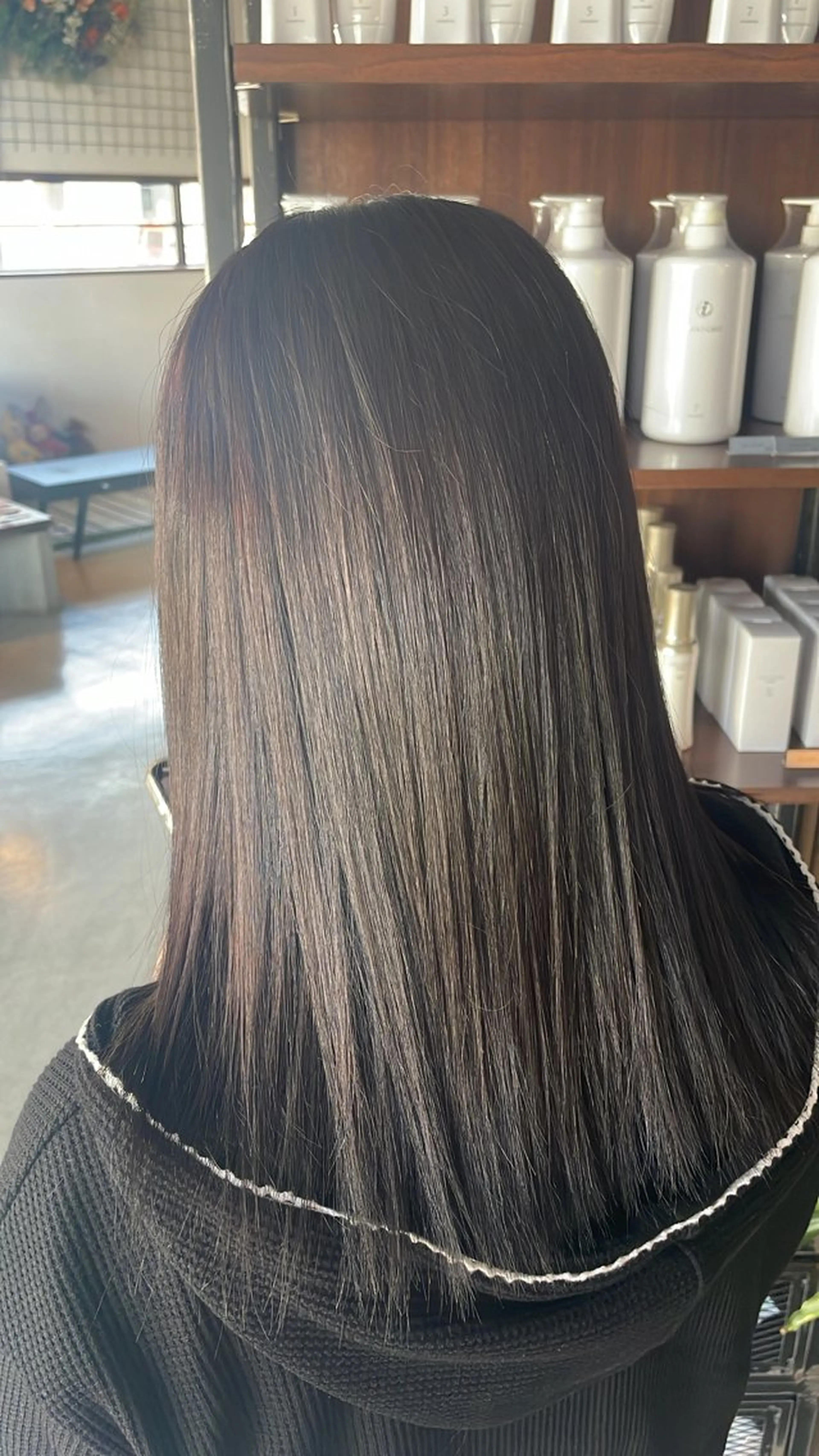 セミロング カラー 石川 明歌音のヘアスタイル