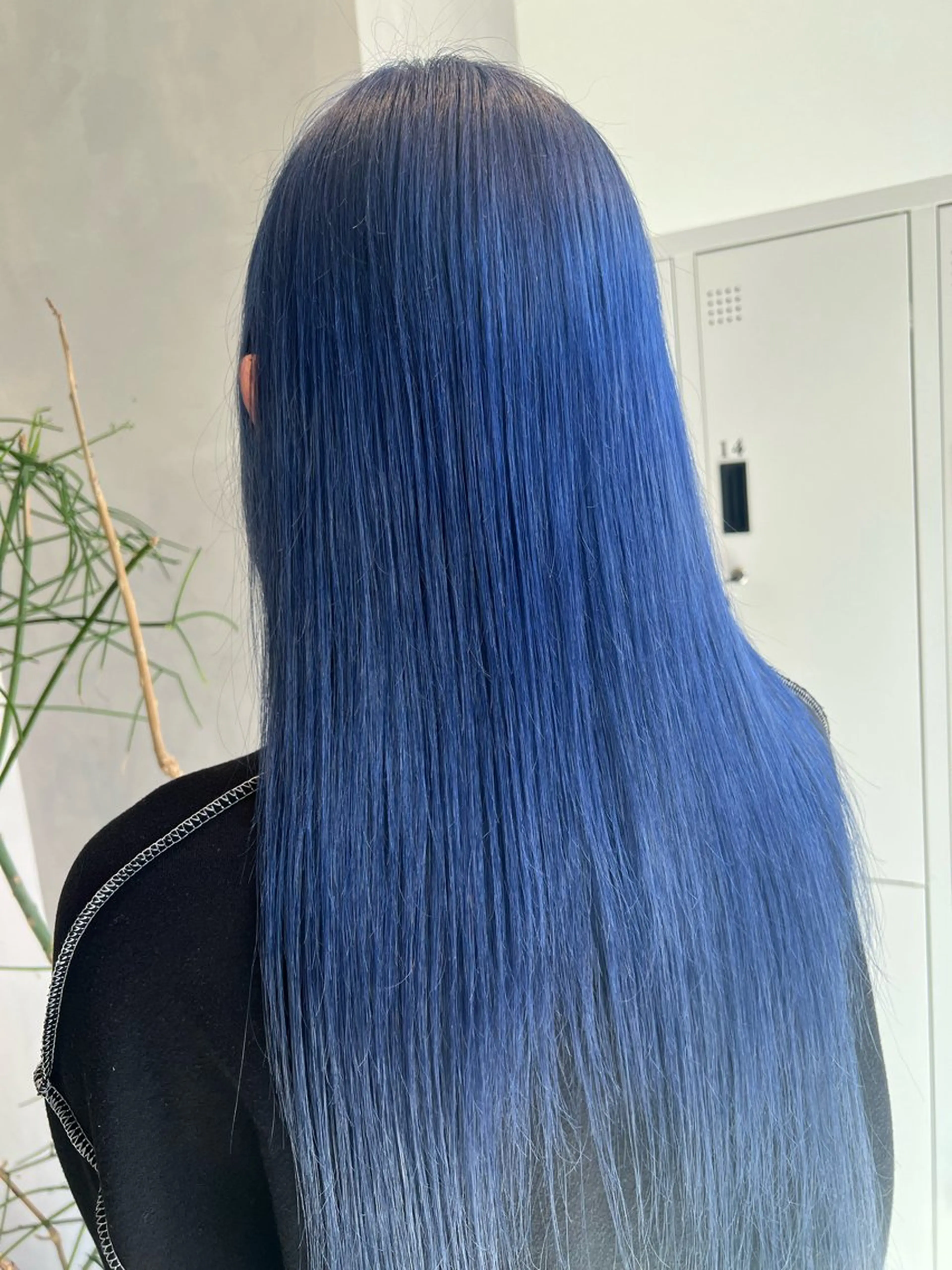 ロング カラー ブルーカラー ヘアカラー トリートメント 渋谷ハイトーン/ デザインカラー阿部のヘアスタイル