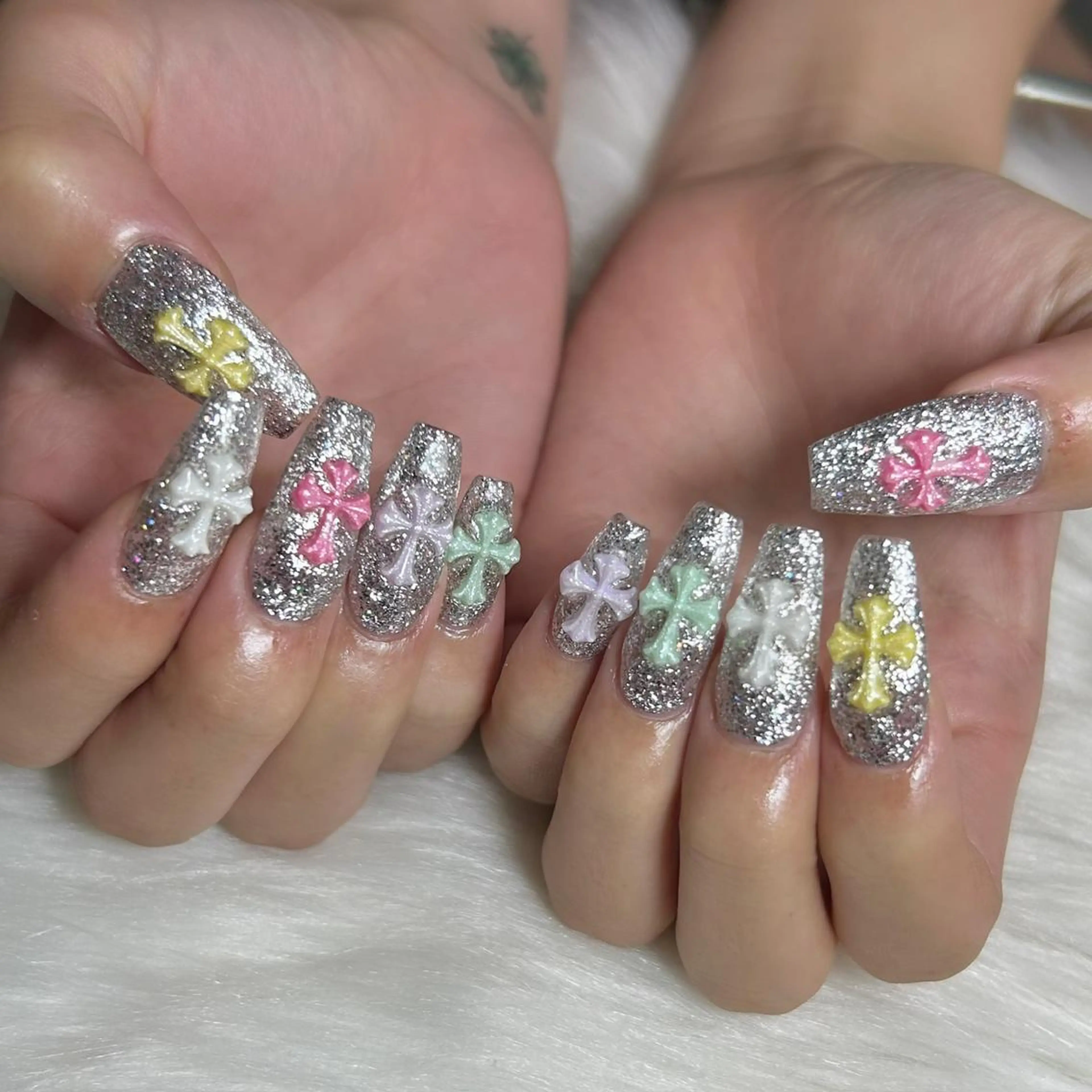 ネイル ❤️💛REBEST 京橋　nailのネイルデザイン