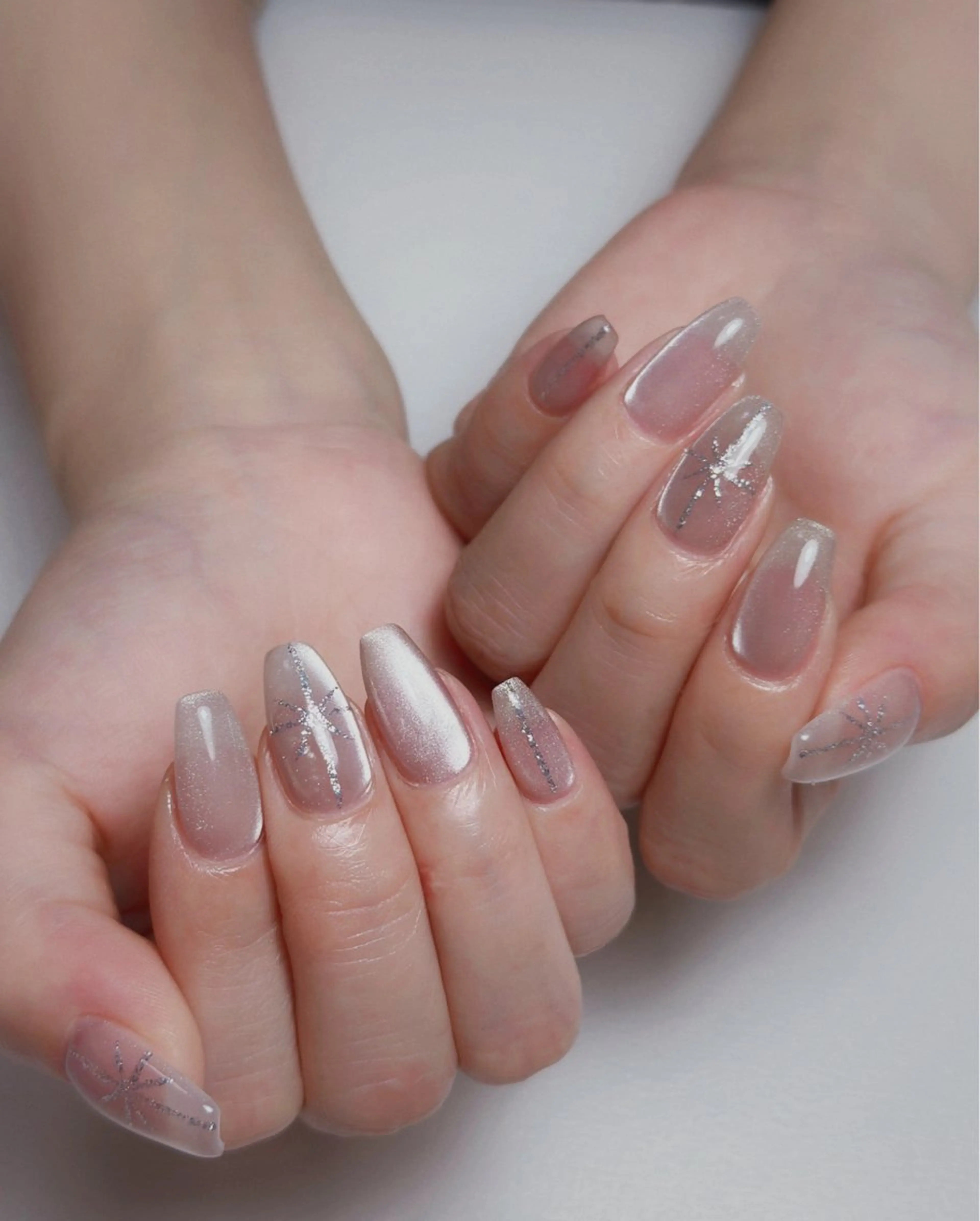 ネイル オーロラネイル 長さ出し フットネイル ラメ(グリッター) ラメグラデーション ハンドネイル 👍thumbs up nail👍のネイルデザイン