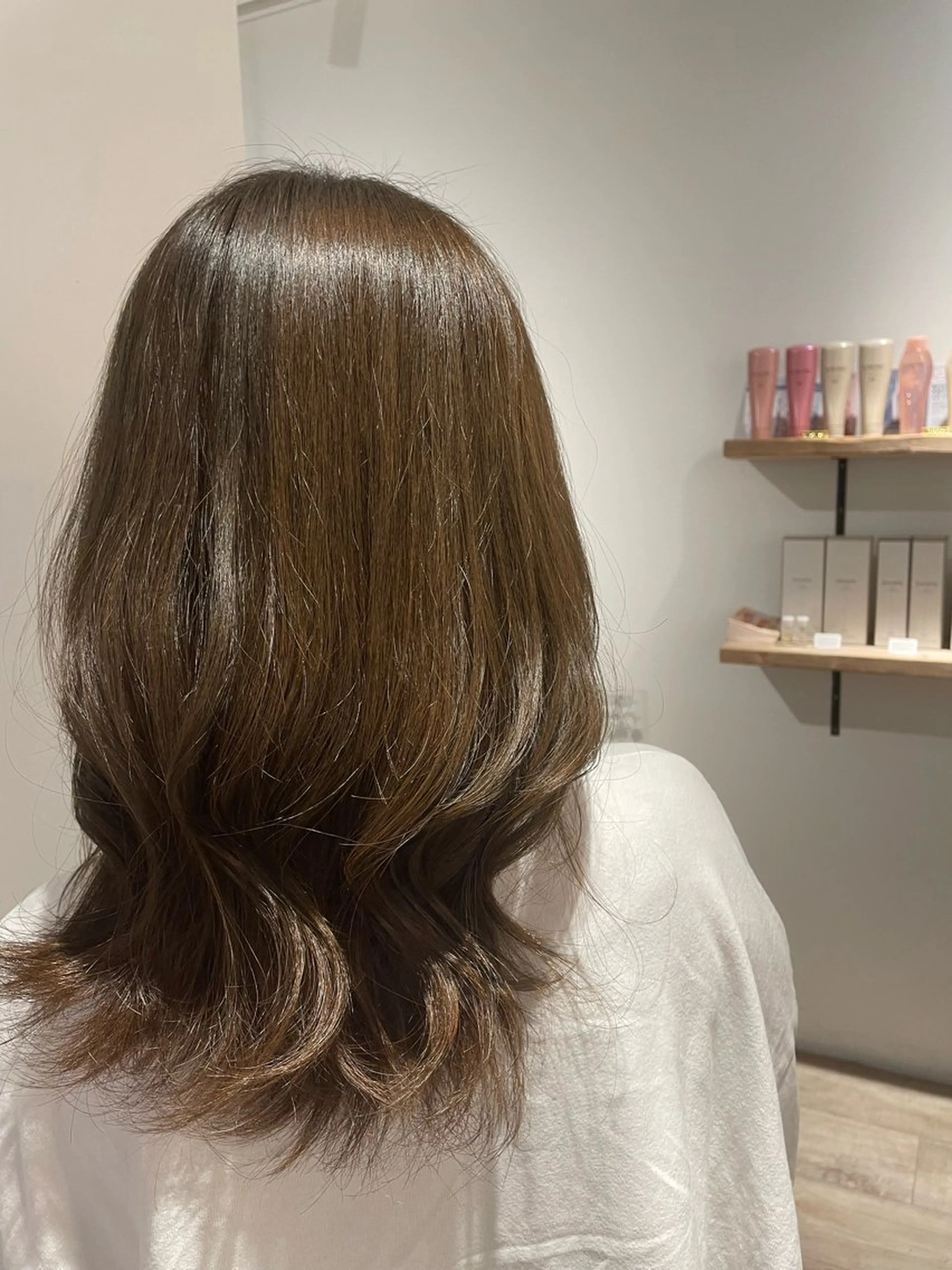 カラー ふくだももこ🍑 すっきりショートのヘアスタイル