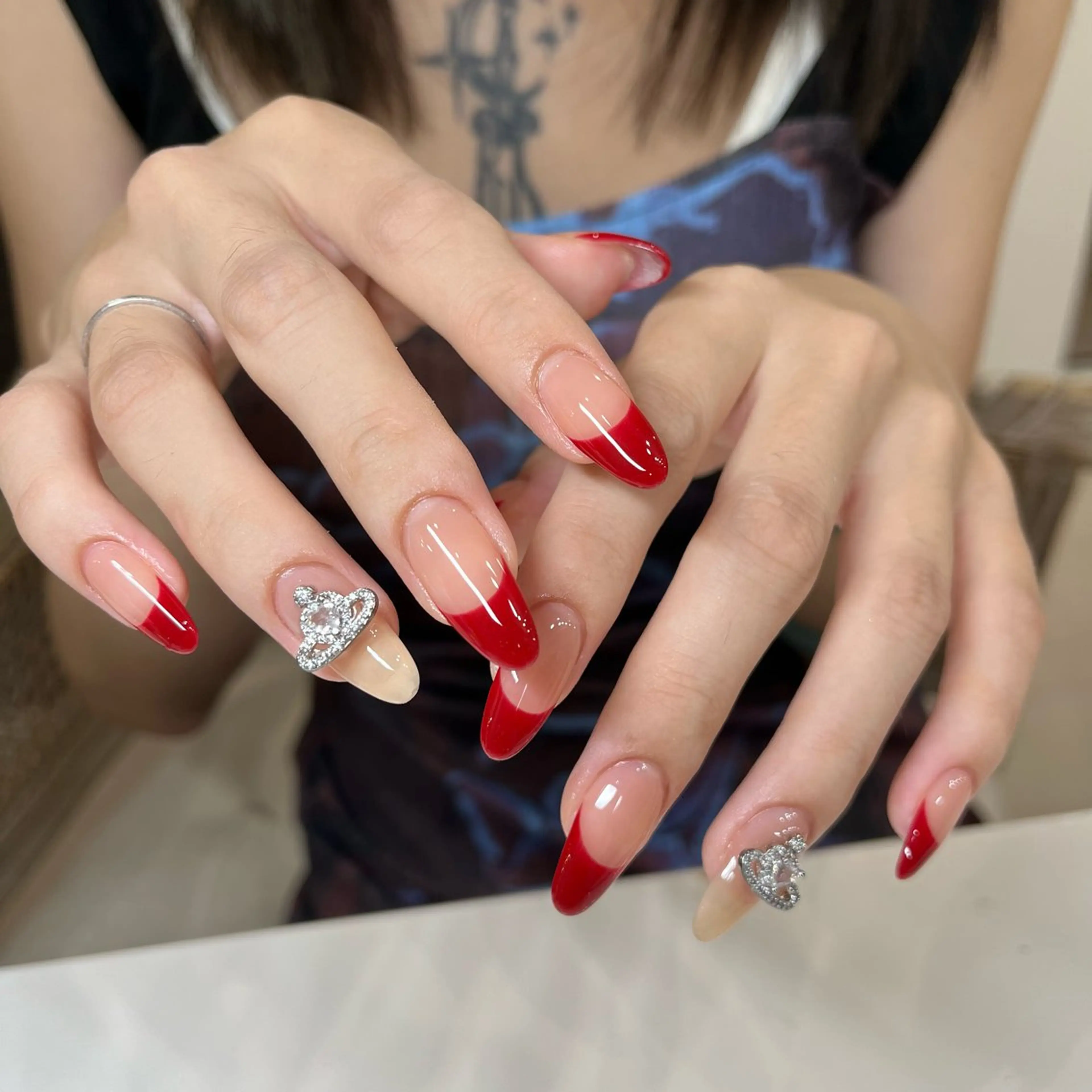 【Hand】ベースカラー1色➕グラデーション/フレンチ（オフ別、ケア込み）の写真