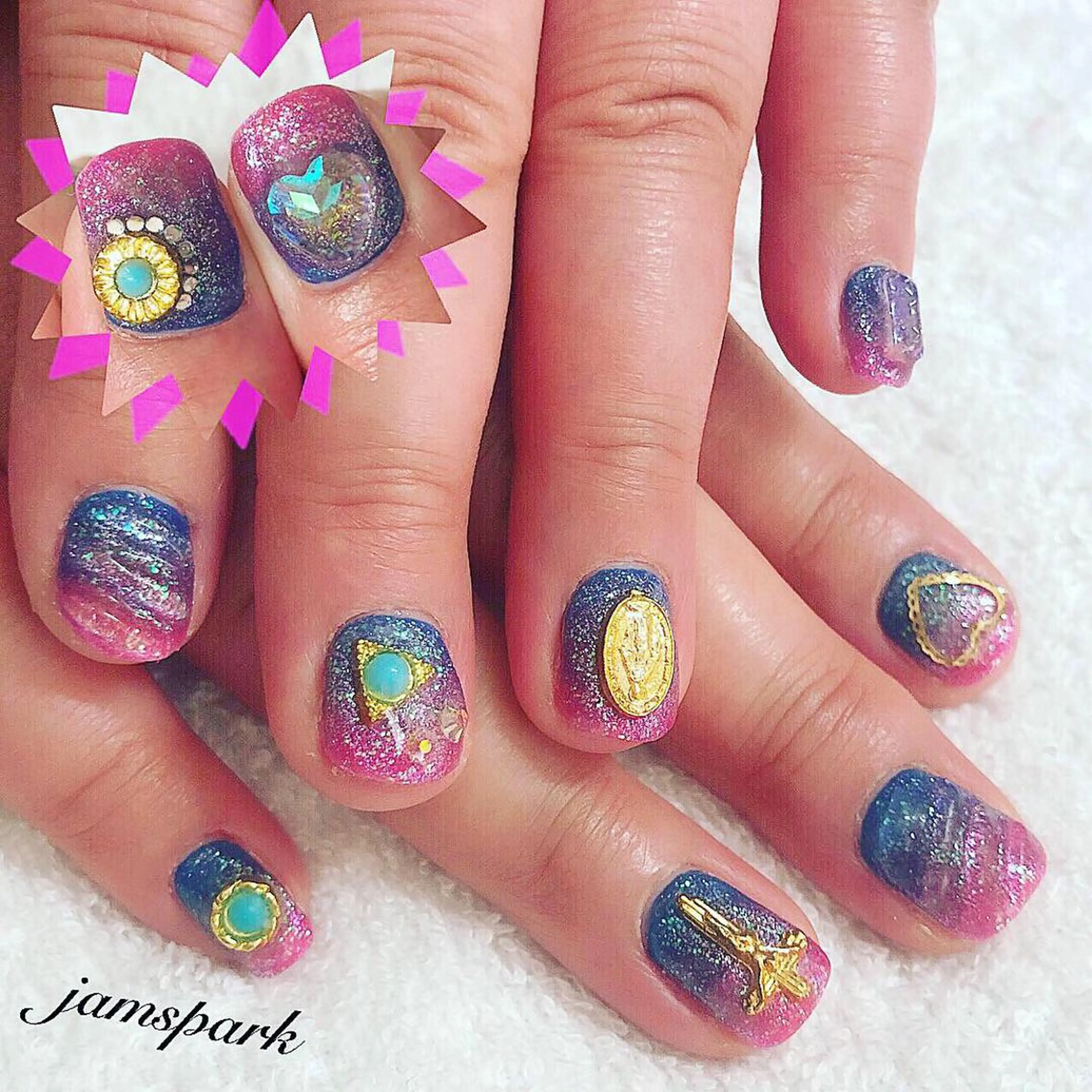 ネイル グラデーション ハート ラメ(グリッター) ラメグラデーション ショートネイル ハンドネイル jamspark ✨のネイルデザイン